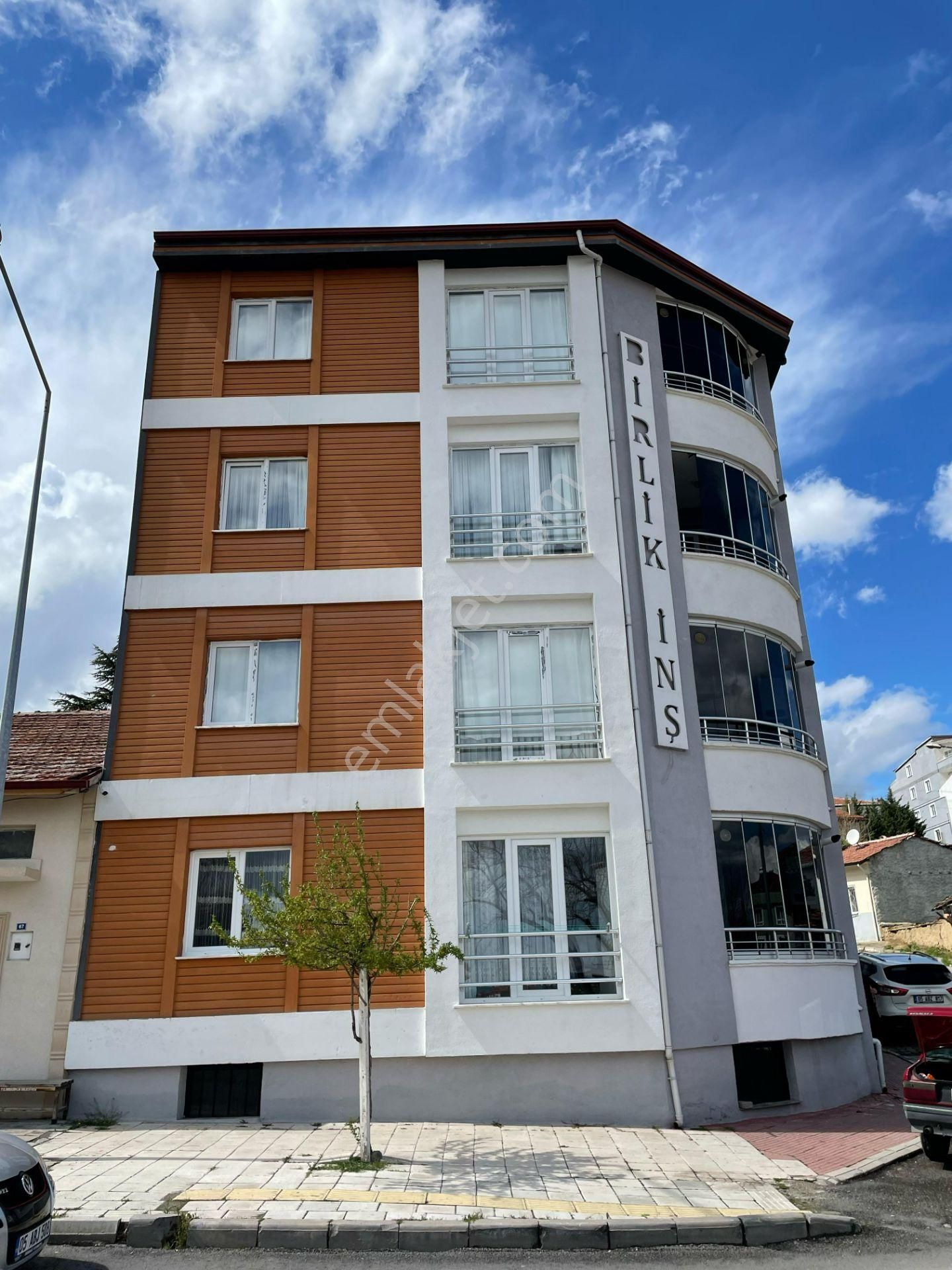 Albayrak'tan Belediye Altında Mutfak Ayrı Kiralık Eşyalı 1+1 Daire