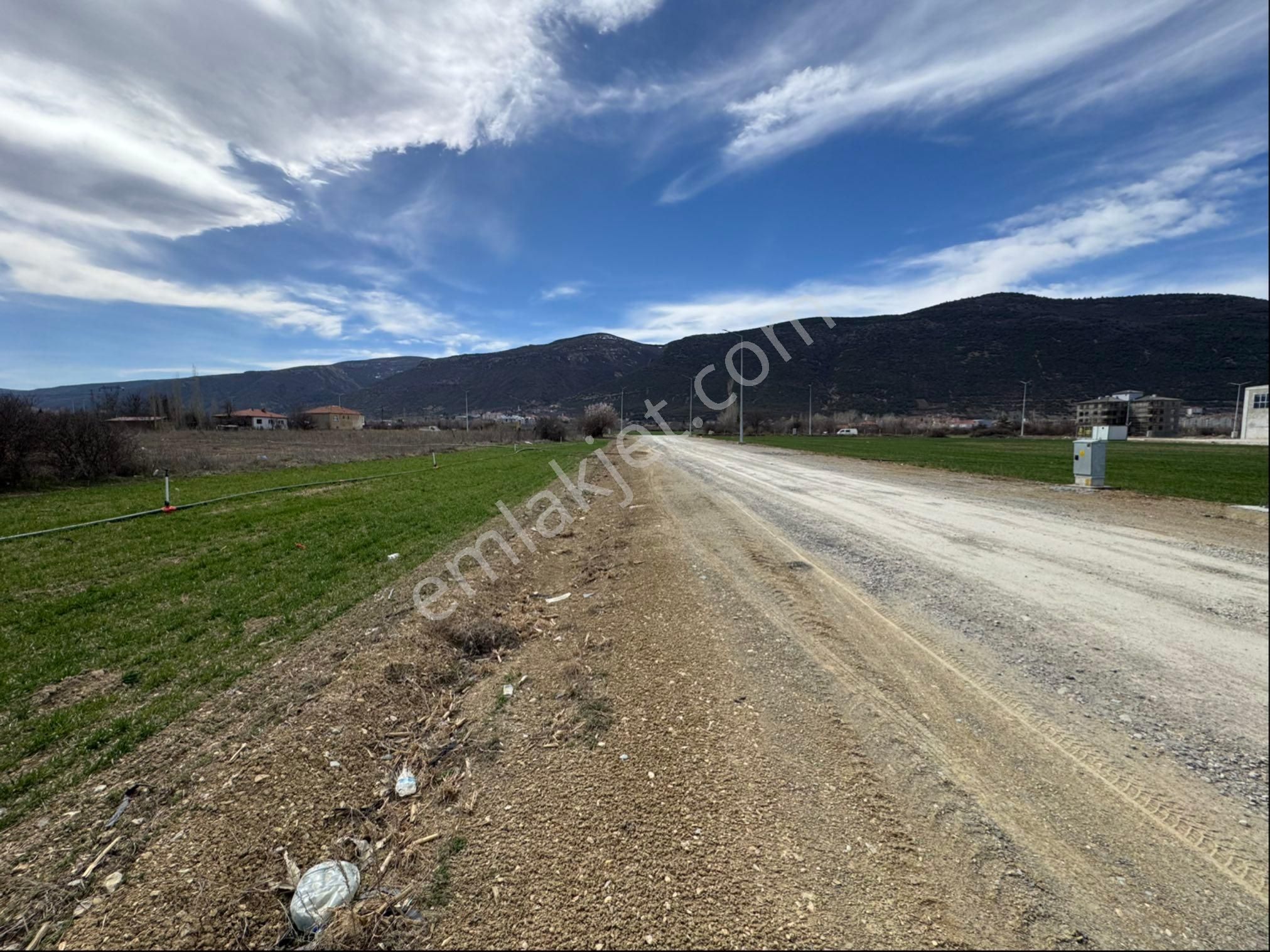 A-k Emlaktan Hastane Cvr Temiz 1024 M2 Sanayi Arsası