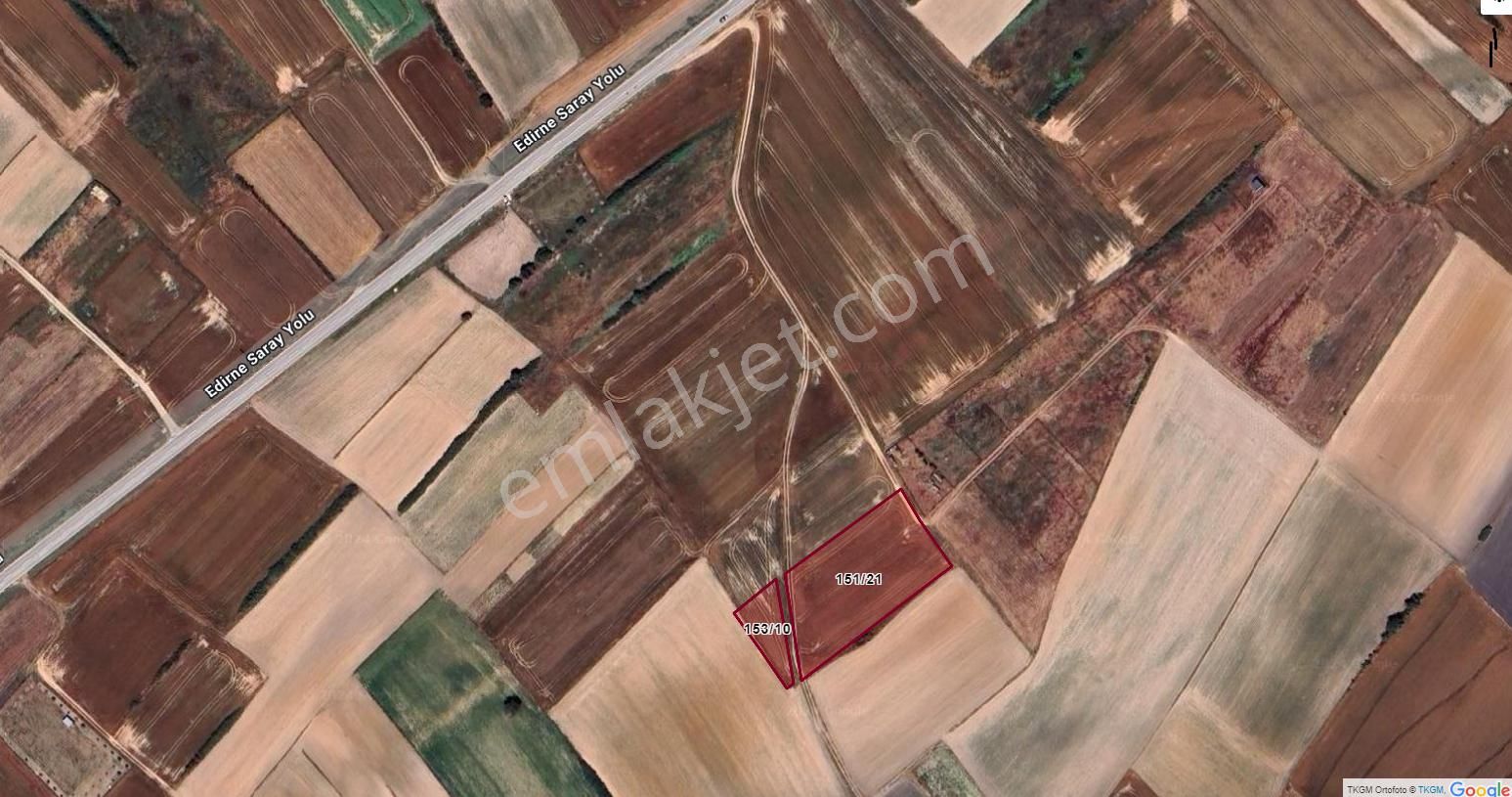Saray Kurtdere'de Yerleşime Yakın Resmi Yolu Olan Tek Tapu Tarla