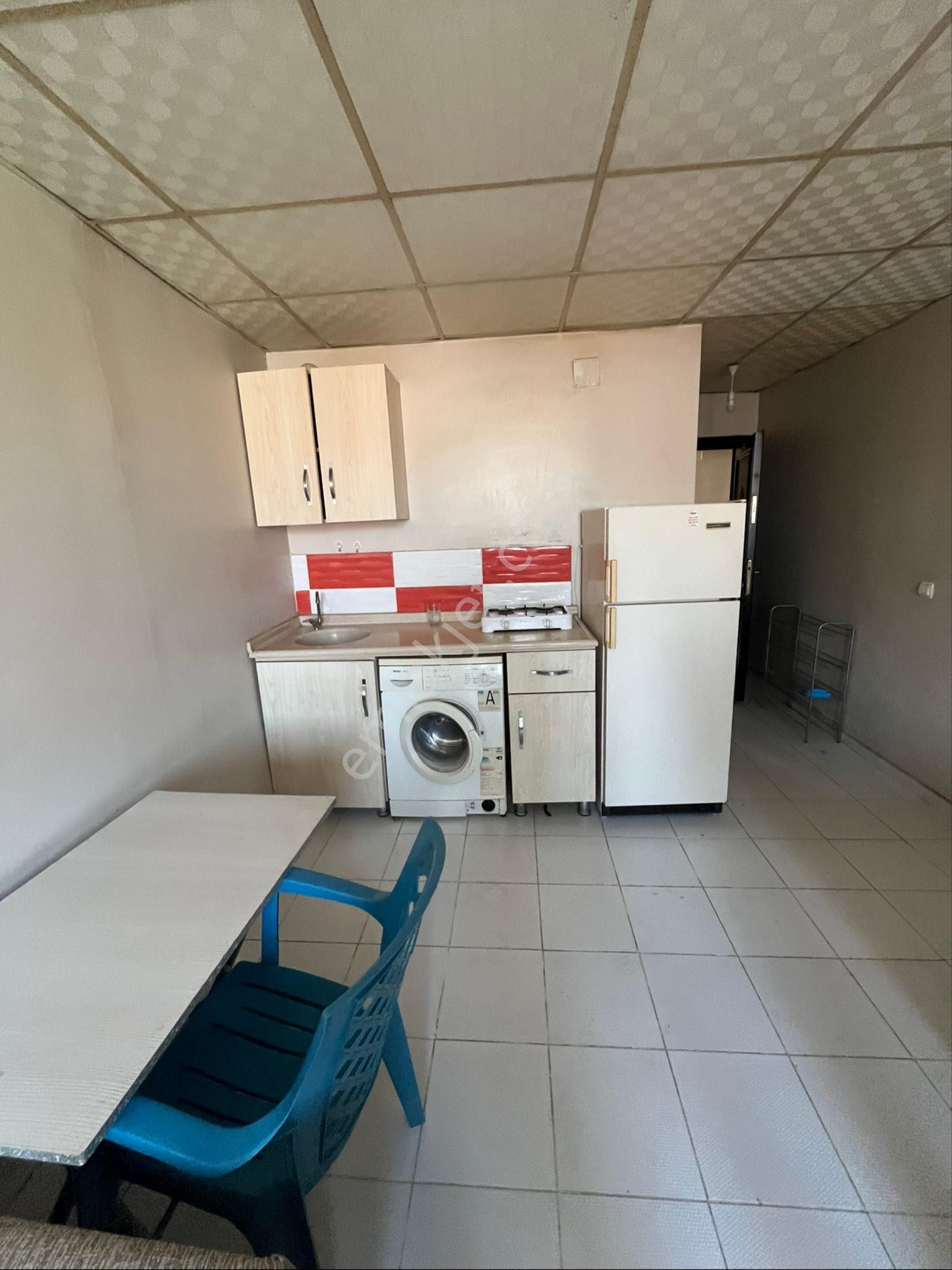 Adana Plaza Otel Arkası Baraj Yoluna Yürüme Mesafesinde Eşyalı Kiralık 1+0