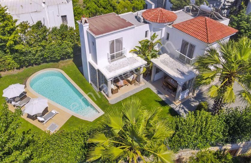 Bodrum Bitezde Denize Yürüme Mesafeli Satılık Lüks Villalar