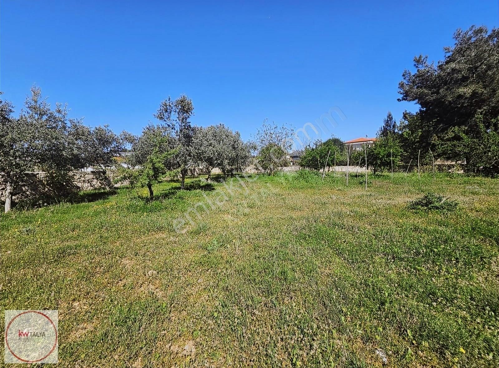 Döşemealtı Düzlerçamda 449 M² Ticari İmarlı Yatırımlık Arsa!