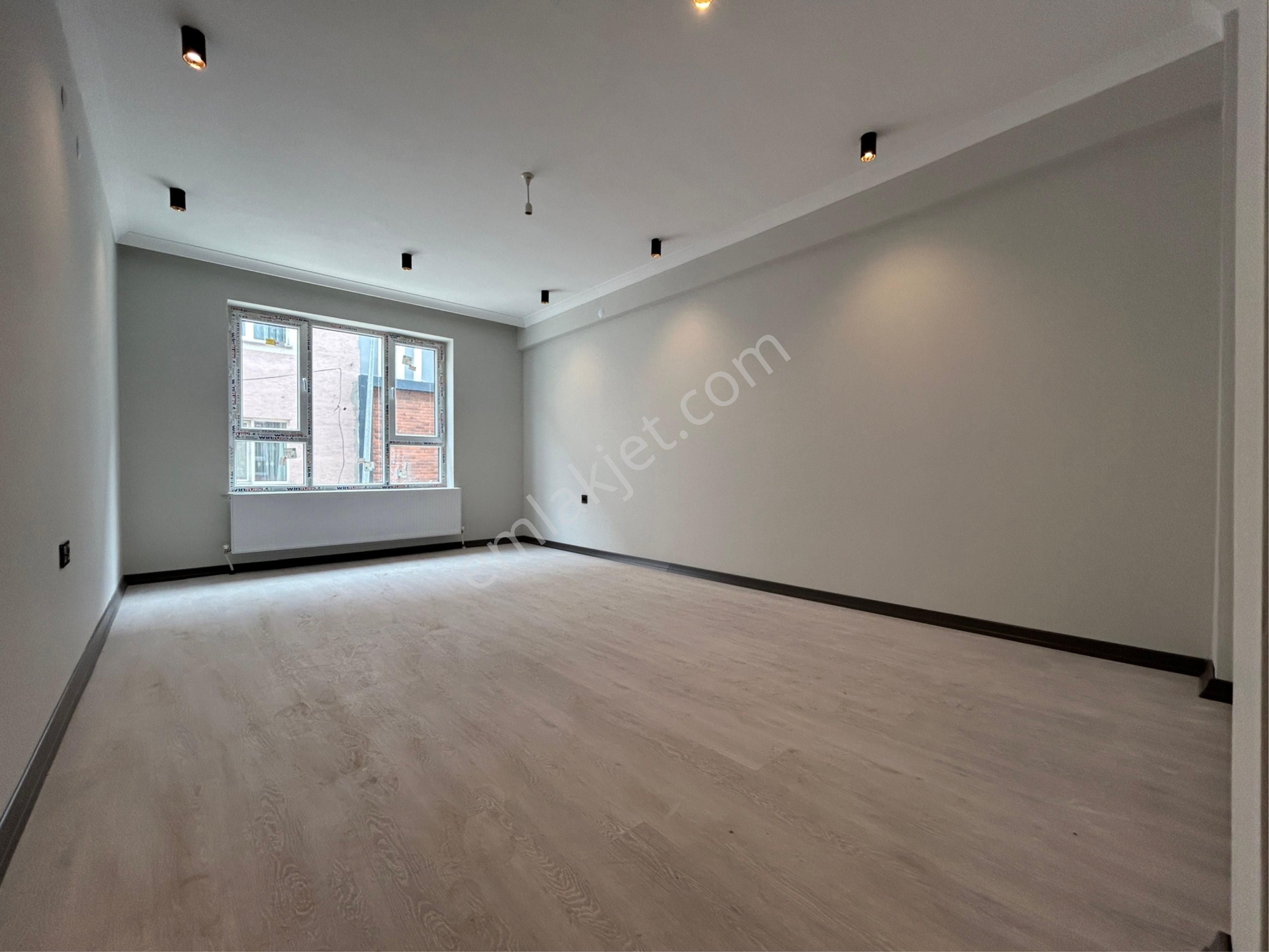 Emek Mah. Ertaş Caddesi Yanı 3+1 135m2 Daire