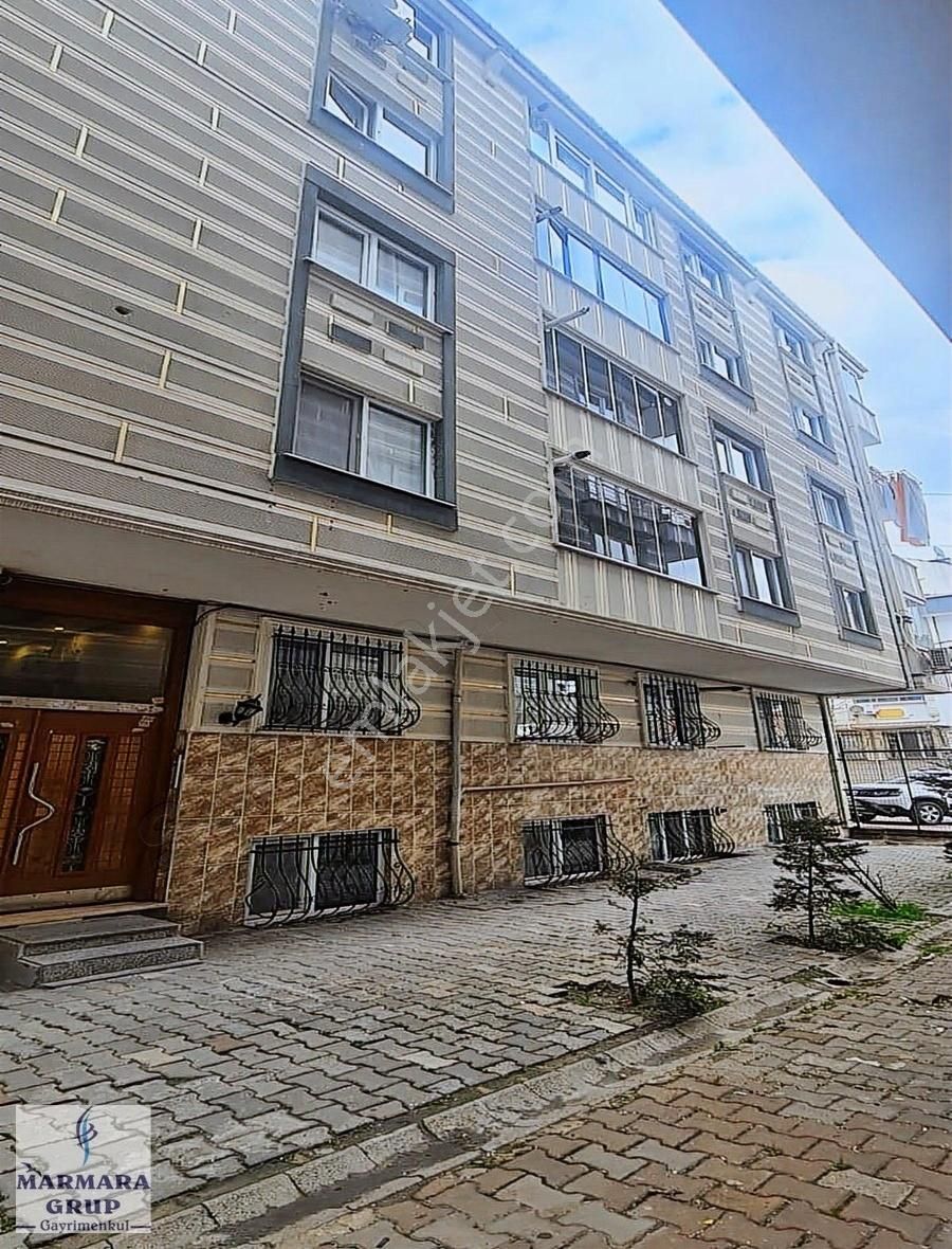 Geniş Ailelere Özel Büyük Tip Metrobüse Yakın 100m2 Kiralık