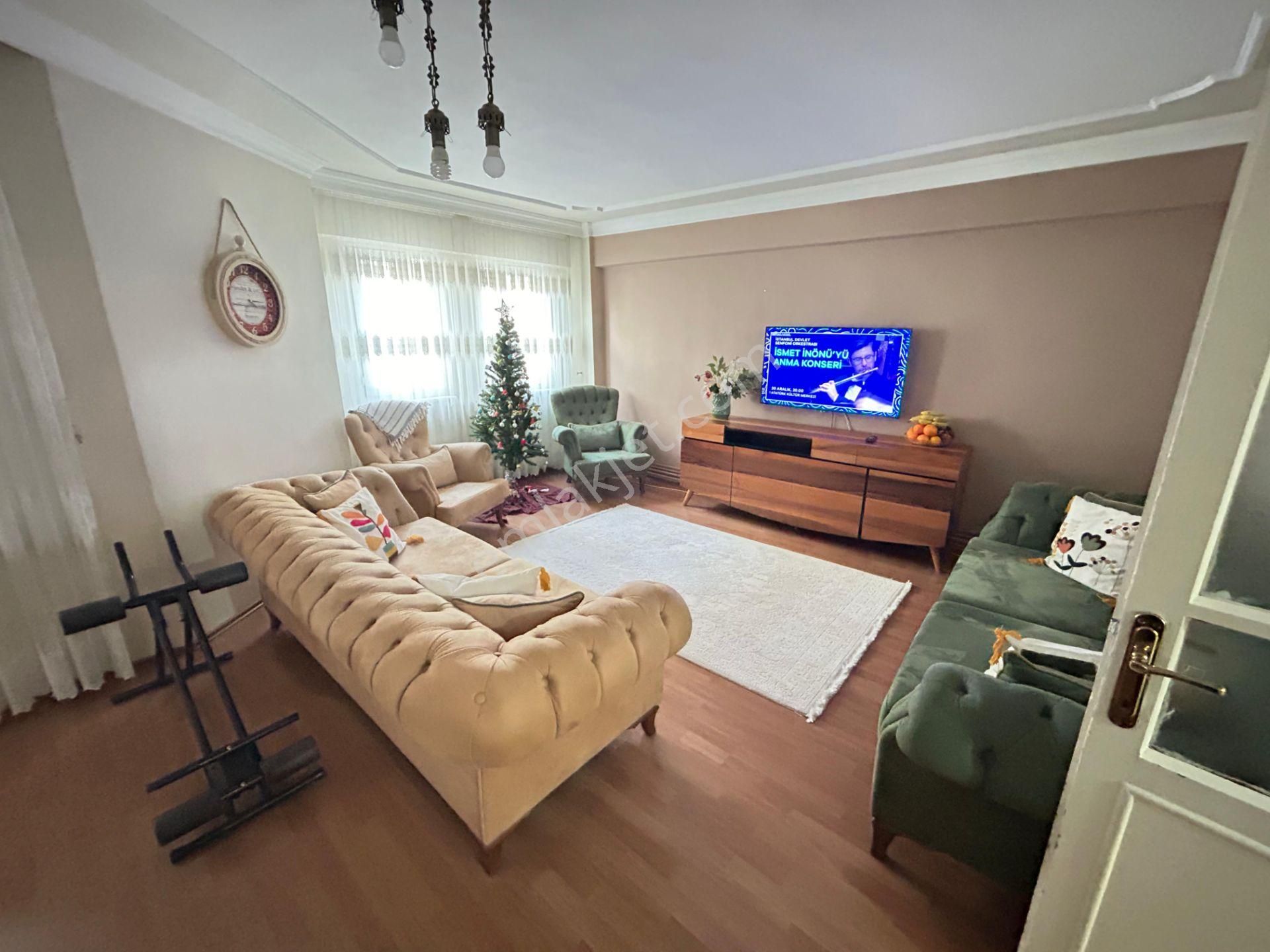 Karamazakta 3+1 3.(arakat) 130m2 Kombili Çift Cephe