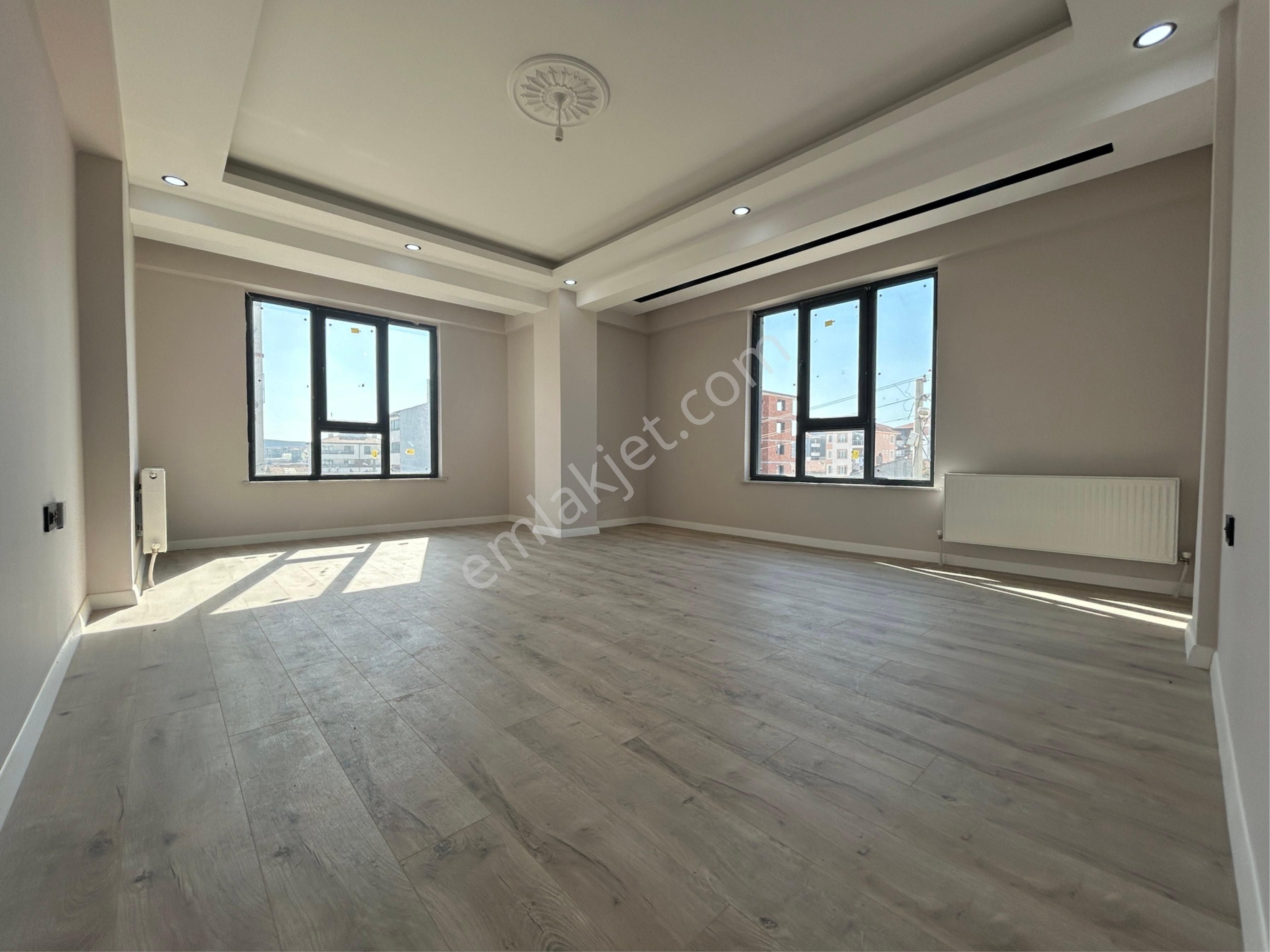 Emek Mah. Albayrak Bulv. Yakını Özel Garajlı 3+1 145m2 Daire