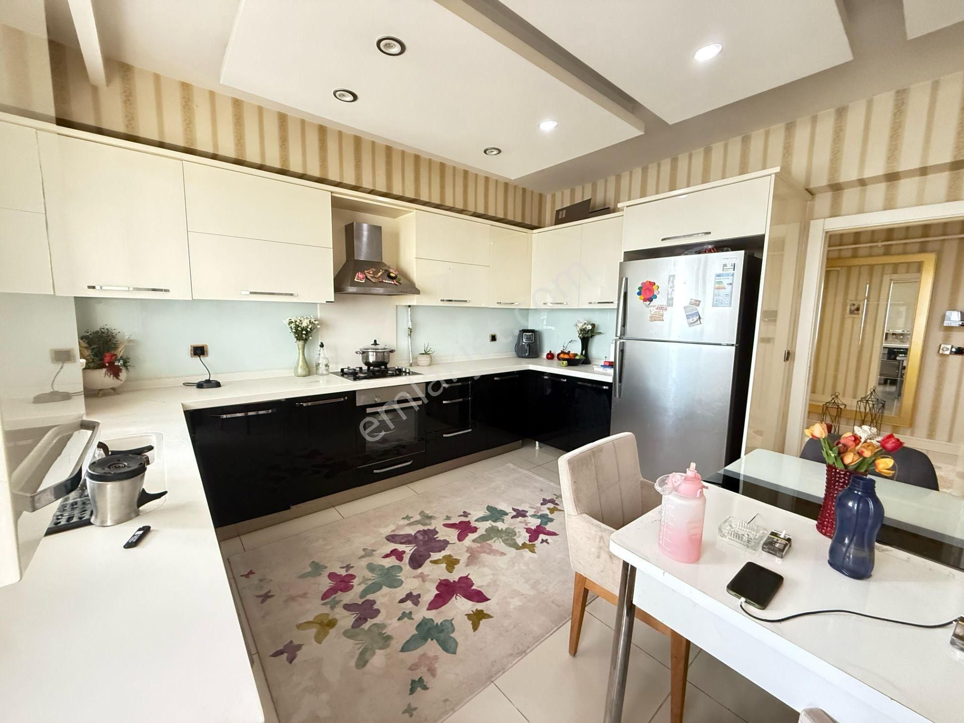 75 Cadde Üzeri Mado Yanı 4+1 Satılık Lüx Daire..!