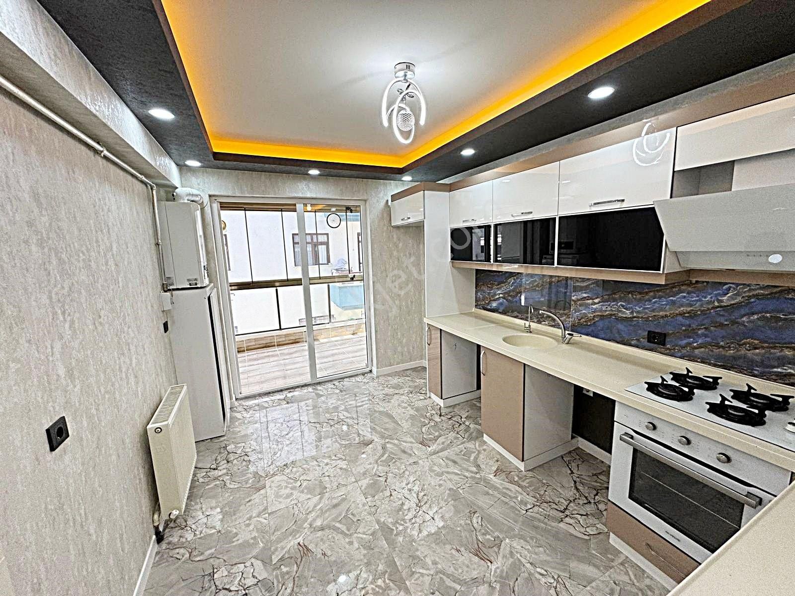 Keçiören'de Katta Yeni Bina 3+1 Full Yapılı Cadde Yakını Daire