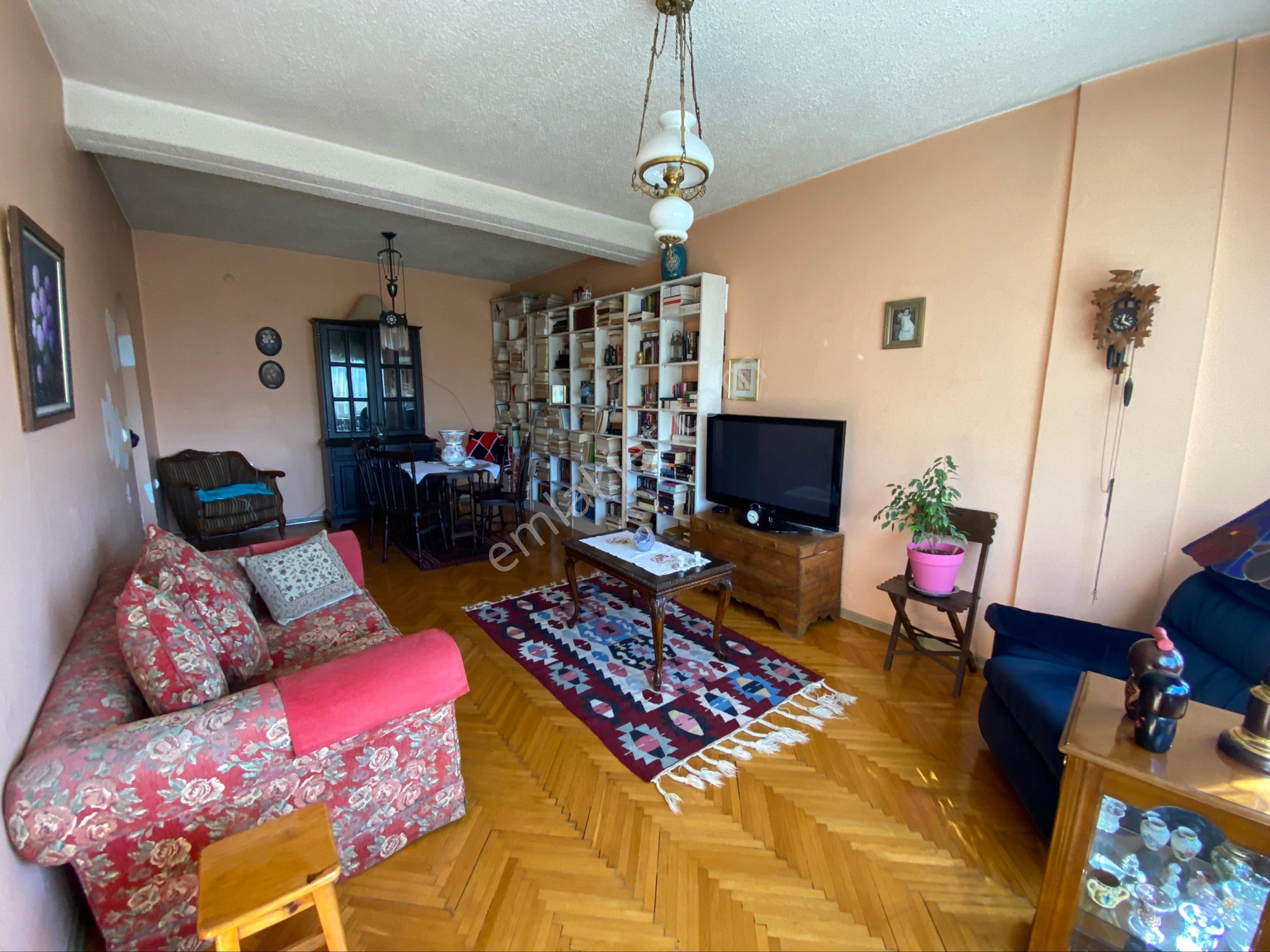 Kolej'de Asansörlü 2+1 Satılık Daire (açıklamayı Okuyunuz)