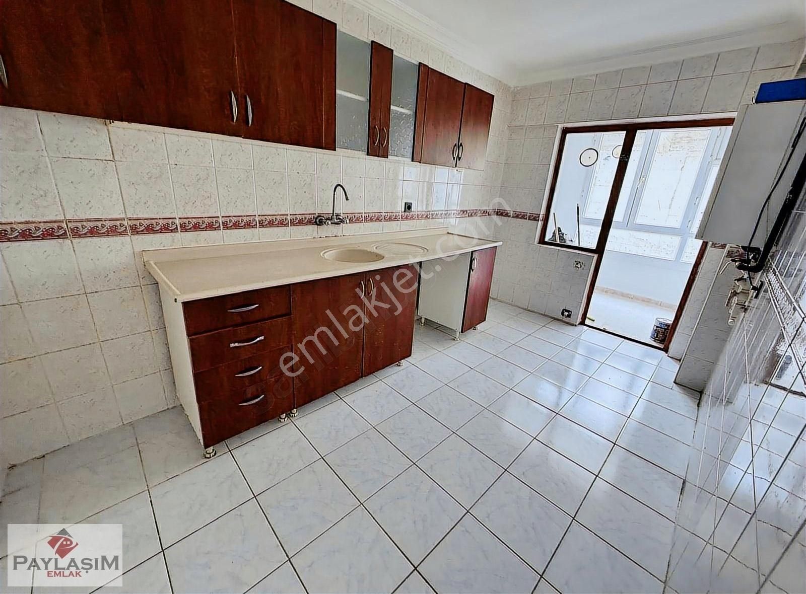 Paylaşım'dan Şirintepe Merkezde Ara Kat 3+1 Daire