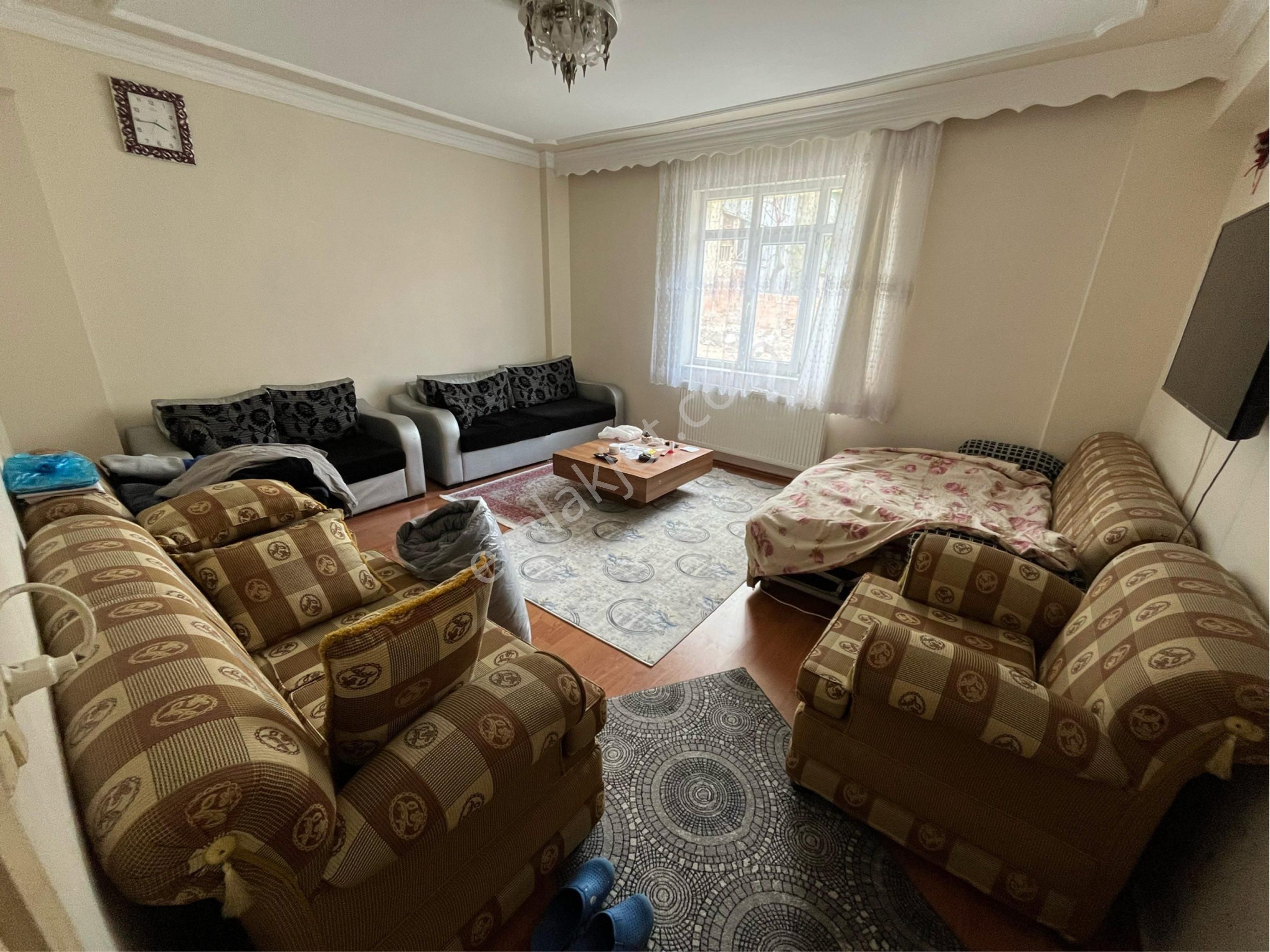 Acil Satılık Emek Mah. Dilektepe Parkı Yakını 2+1 100m2 Daire