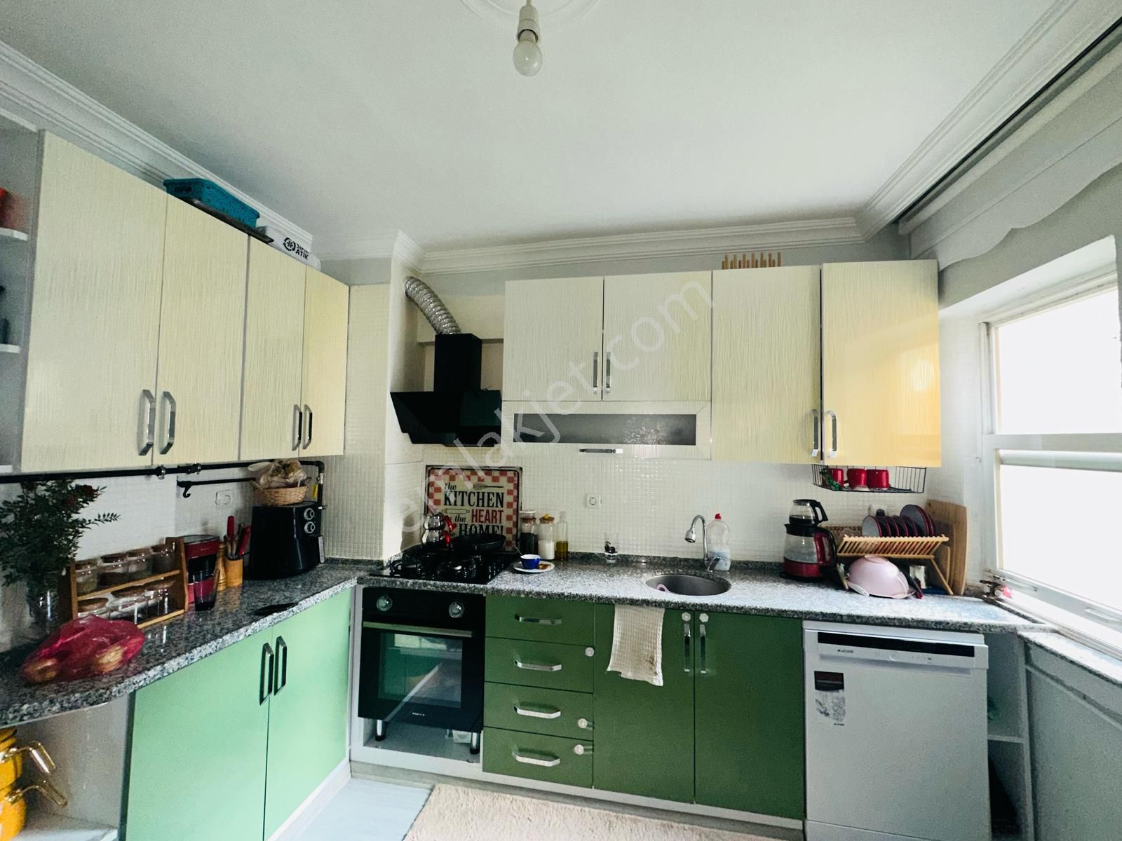 Cumhuriyet Mahallesinde Satılık 3+1 Daire