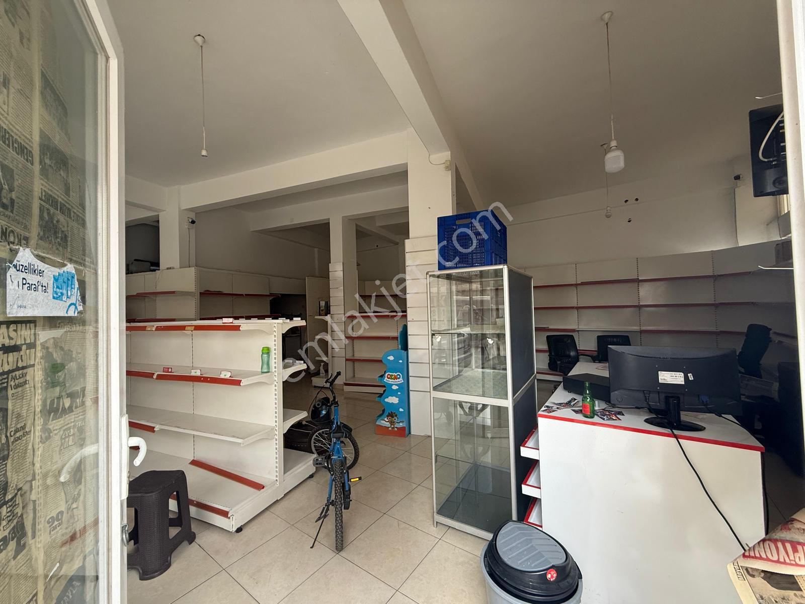 Kiralık 100 M2 Köşe Dükkan