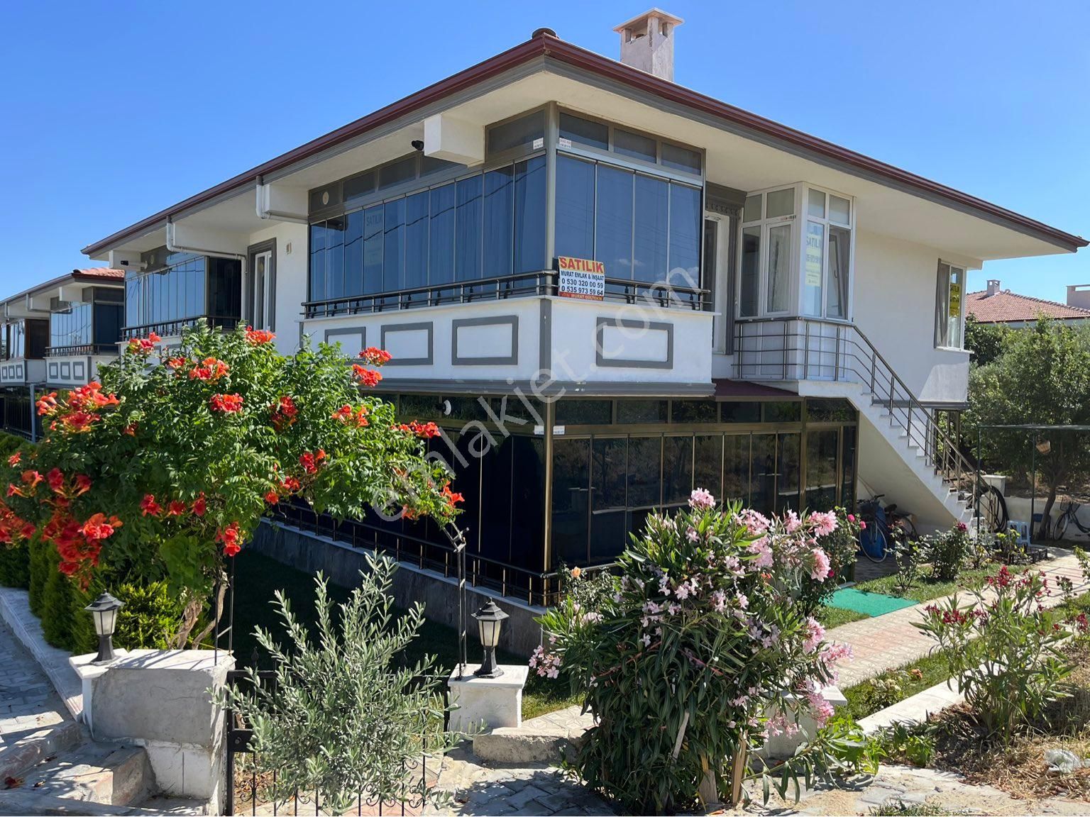Şarköy Cumhuriyet Mah. Havuzlu Kombili Cam Balkonlu Çift Çephe Çift Balkon Daire Satılık