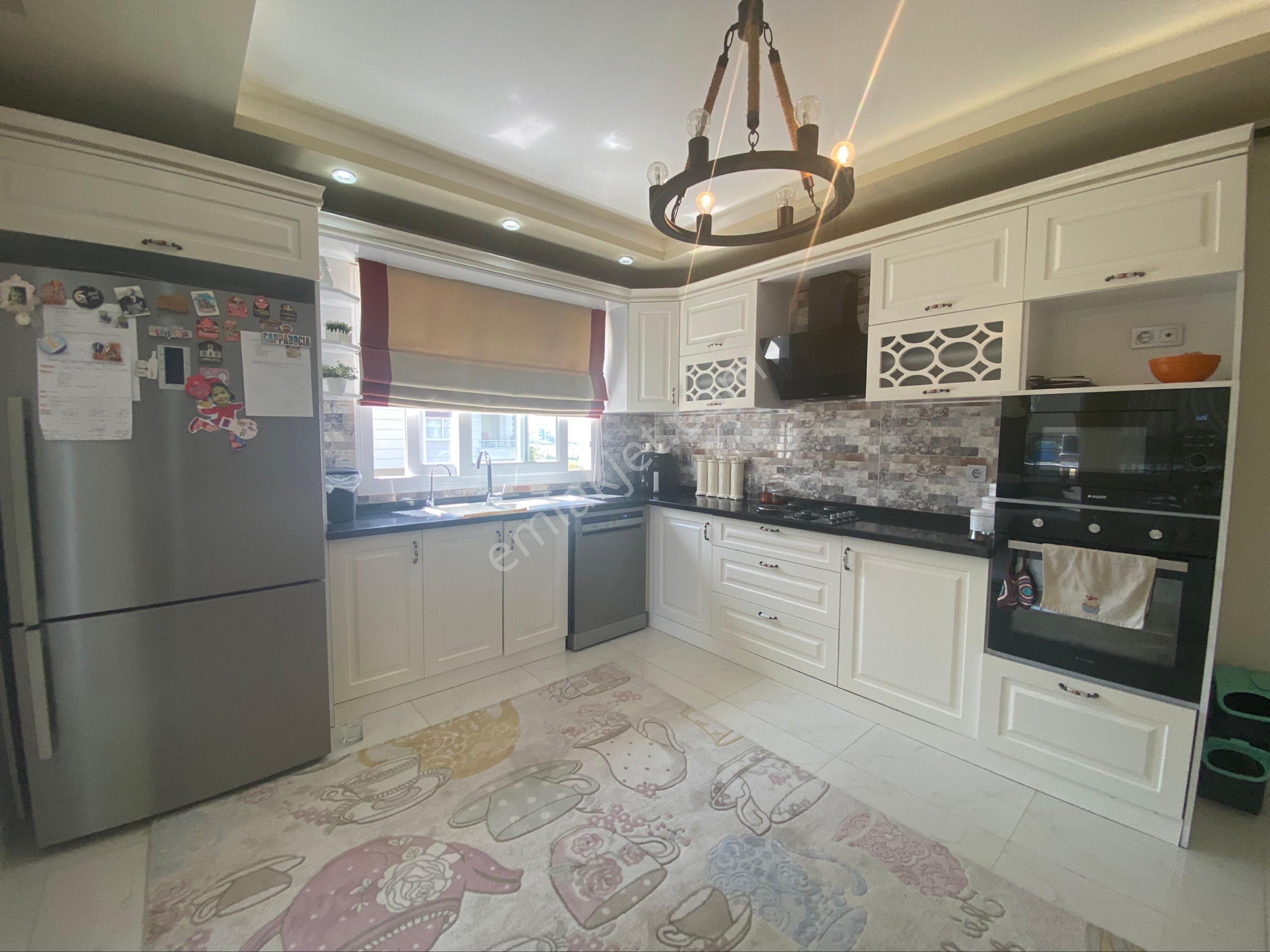 Dream Home’dan Davultepe Mah. B.mutfak G.oturumlu Satılık 4+1