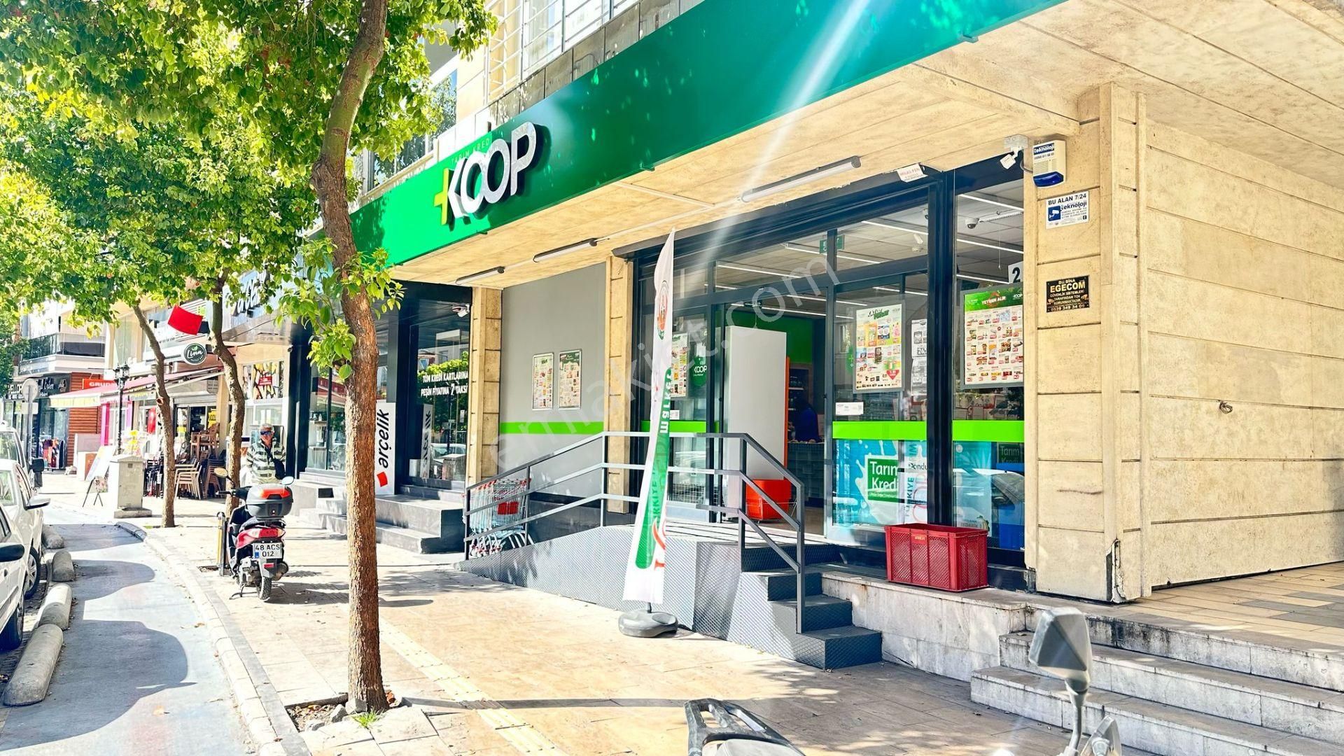 Milas Menteşe Caddesinde Kurumsal Kiracılı Satılık Dükkan