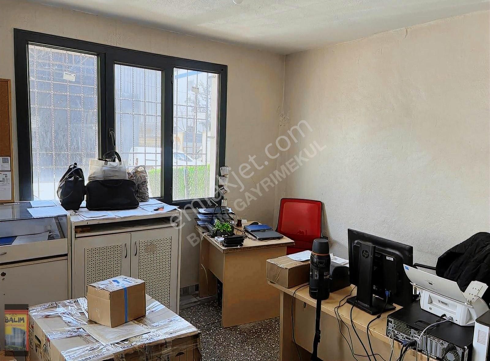 Oduncular Sitesi'nde Kiralık İş Yeri