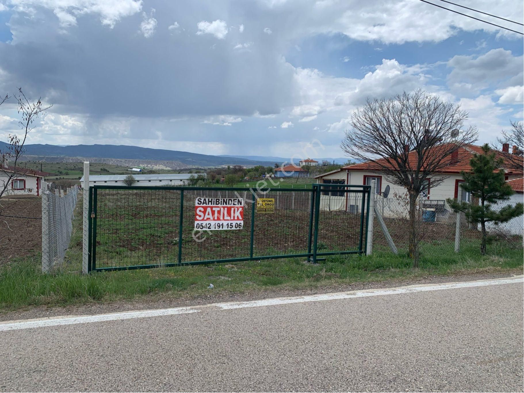 Kızılcahamam Yukarıkaraörende 1691m2
