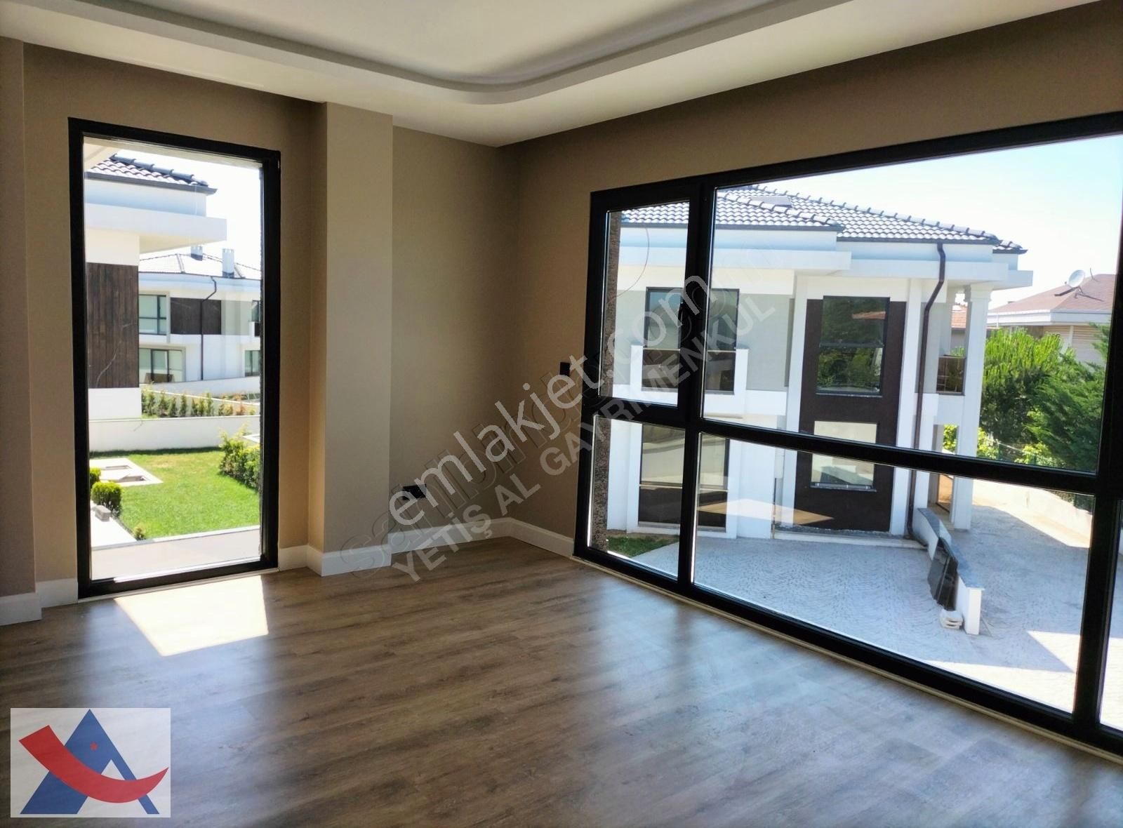 Yetiş Al Dan Kumbabada Havuzlu 225m2 5+1 Satılık Lüx Sıfır Villa