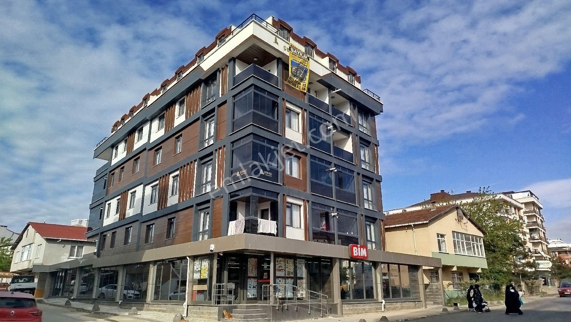 Çekmeköy Ekşioğlu Mahallesi'nde Nur Yolu Caddesi'nde