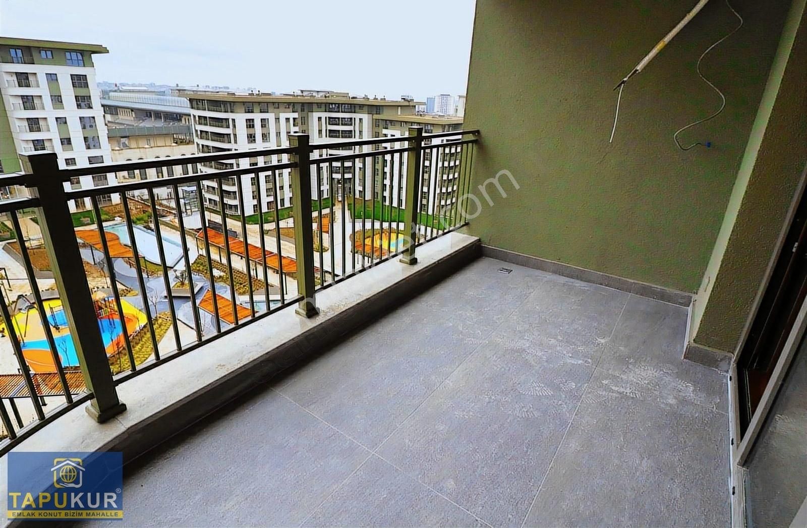 Halkalı Bizim Mahalle 4.kısım Full Peyzaj Ve Göl Manzaralı 1+1