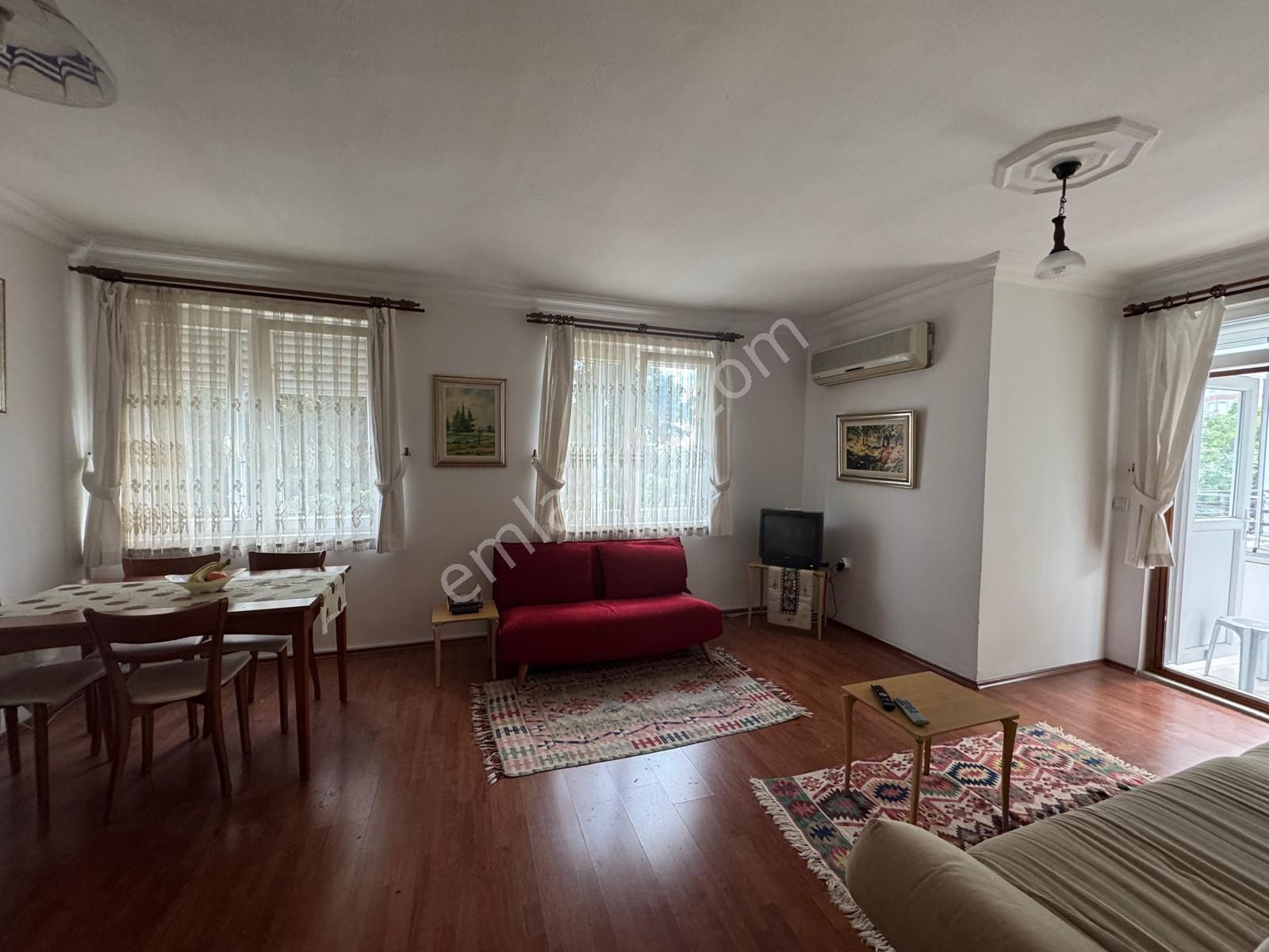 Güzeloba'da 1+1 Eşyalı Kiralık Daire
