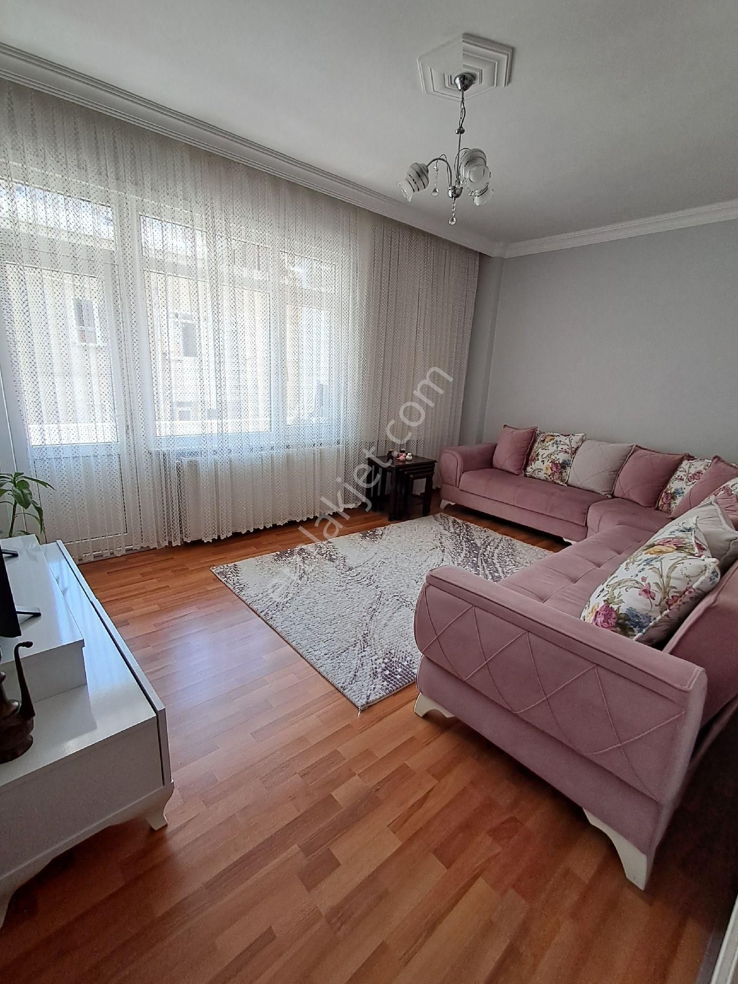 Demirkapıda 2+1 Satılık Daire 110m2 (cuma Pazarı Tarafında )