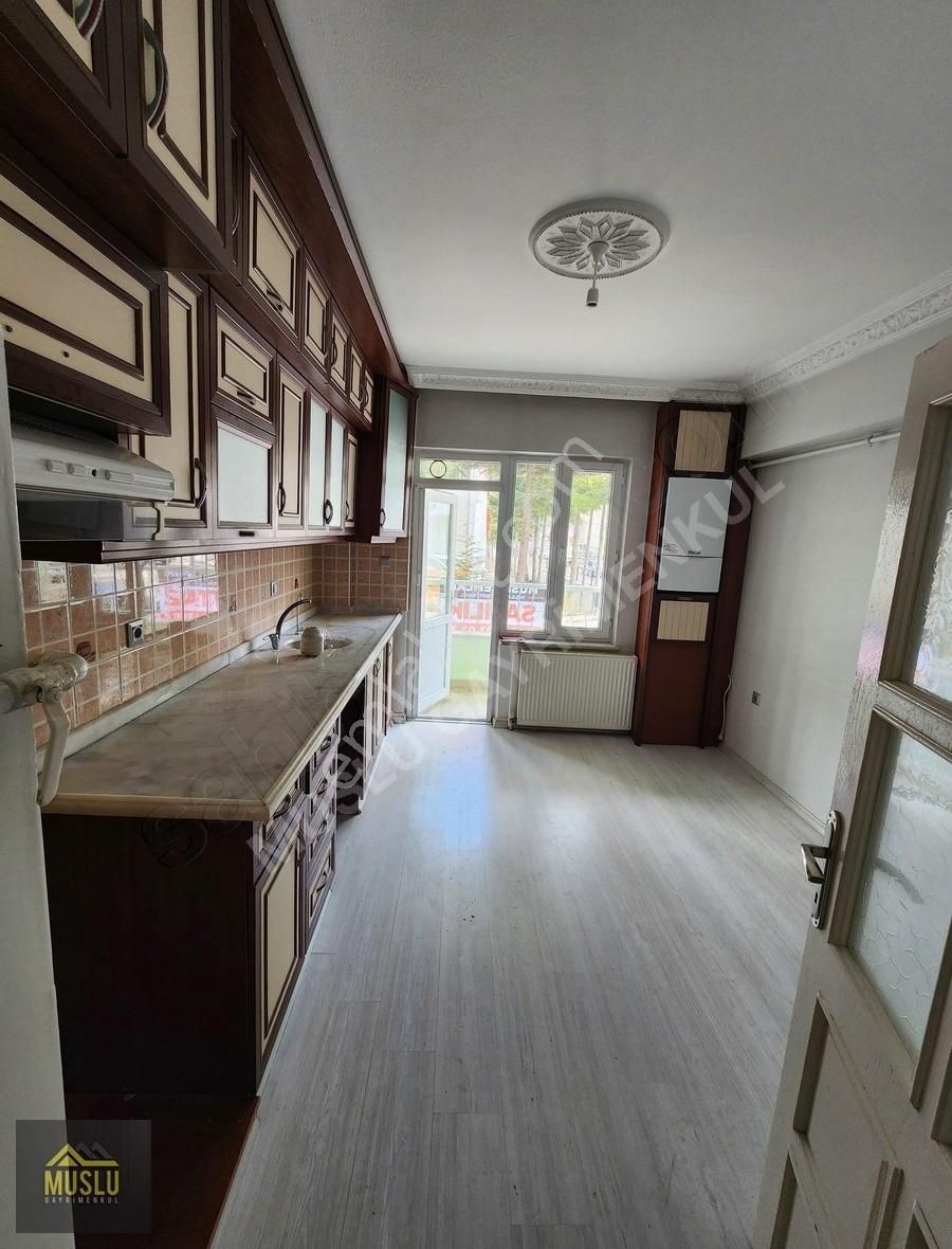Muslu Gayrimenkulden Atatürk İlkokulu Civarı Satılık 3+1 Daire
