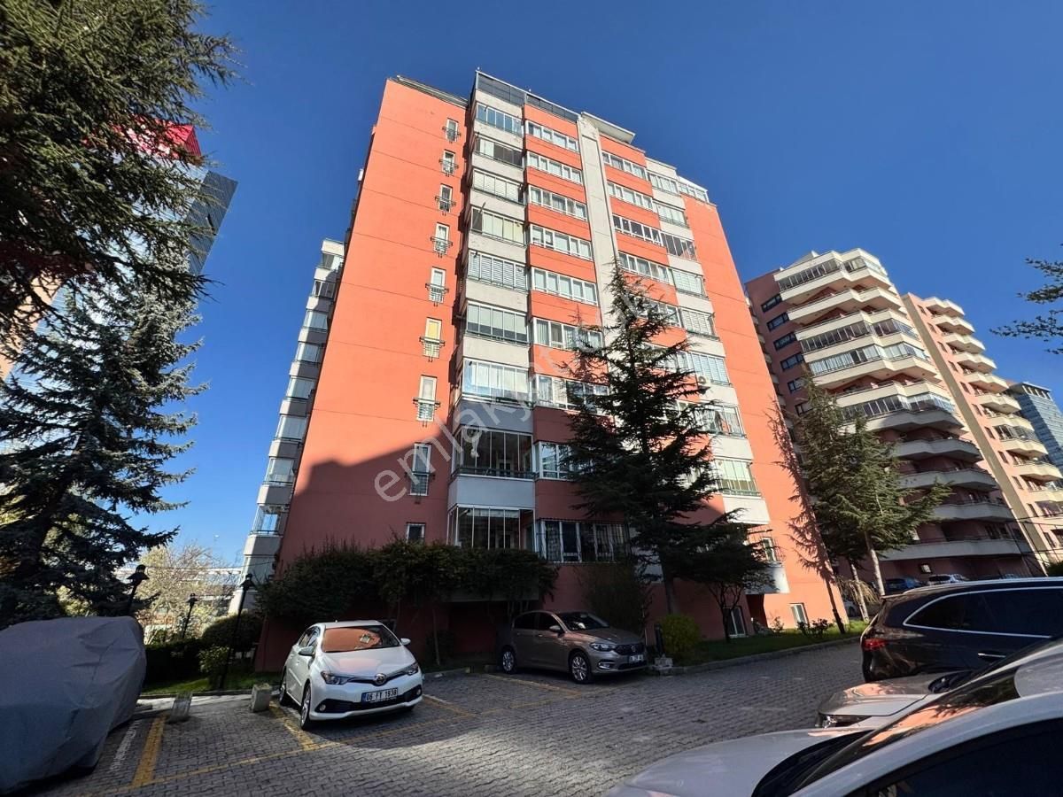 Turyaptan Çiğdemde 3+1+kilerli 150m² Mobilyalı Daire