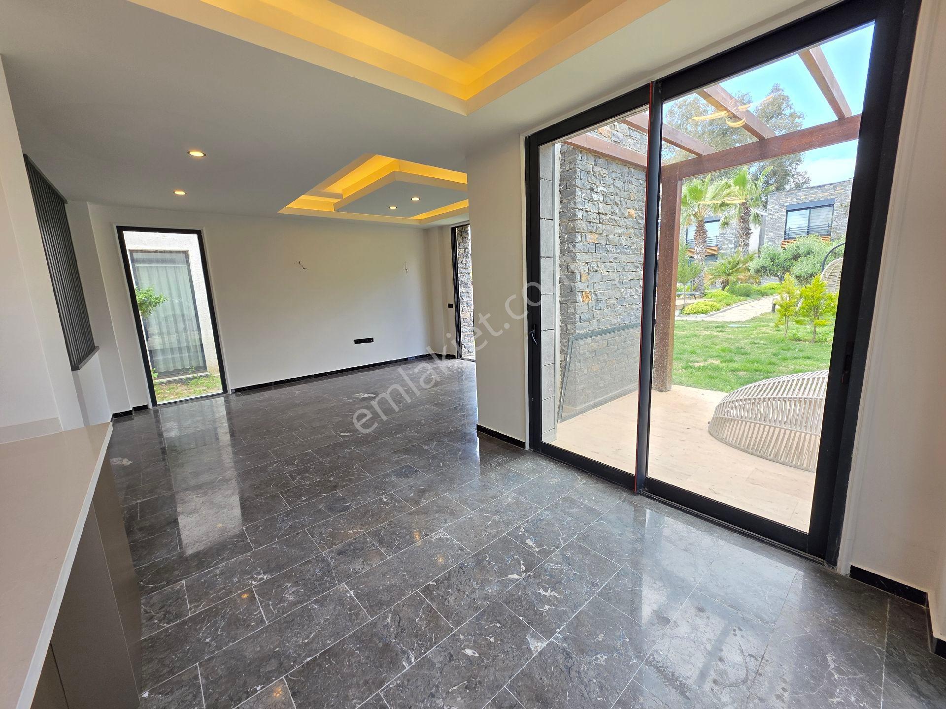Agr Group'tan Denize 100 Metre Havuzlu/güvenlikli Villa ! - Görsel 11