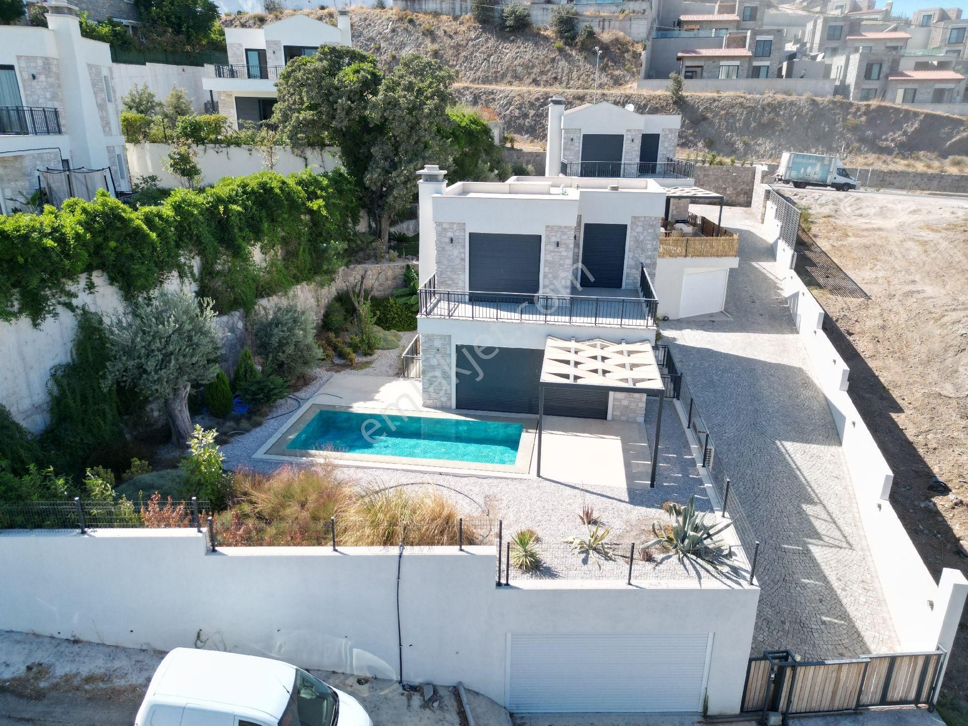 Agr Group'tan Müstakil/havuzlu/kapalı Otoparklı Lüx Villa !