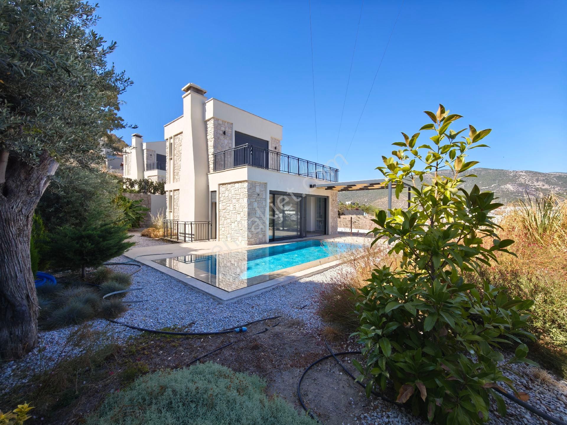 Agr Group'tan Müstakil/havuzlu/kapalı Otoparklı Lüx Villa ! - Görsel 6