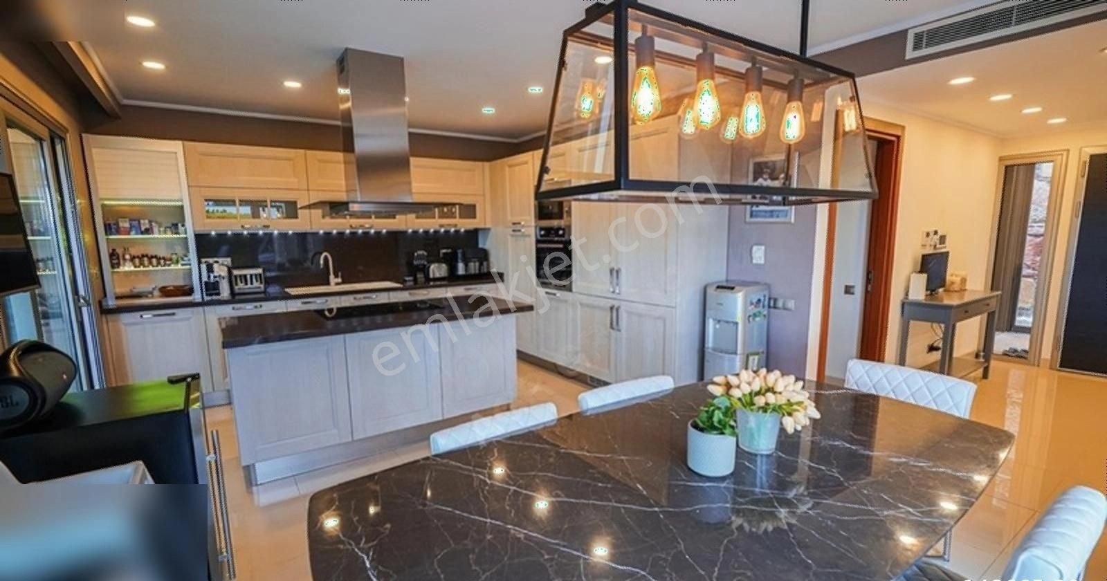 Agr Group'tan Konacık'ta Tek Katlı Müstakil Havuzlu Eşyalı Villa - Görsel 14