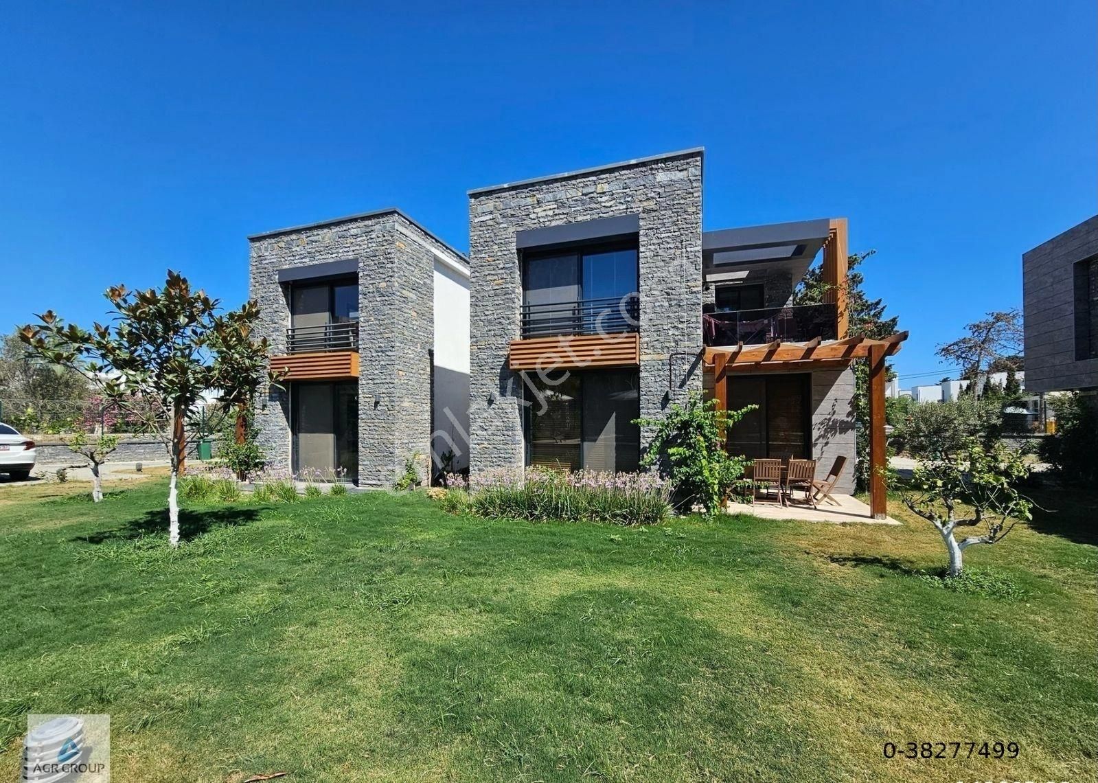Agr Group'tan Güvenlikli/havuzlu Denize 50 Metre 4+1 Villa !