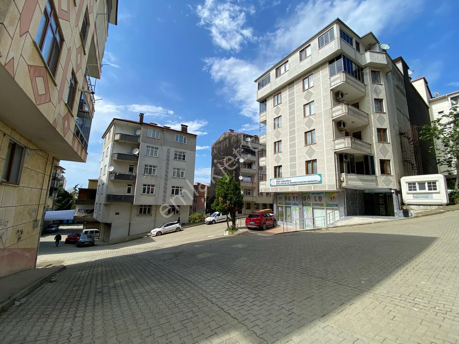 Hızır Gündoğdu'dan Cumhuriyet Mahallesinde Kiralık 3+1 Daire