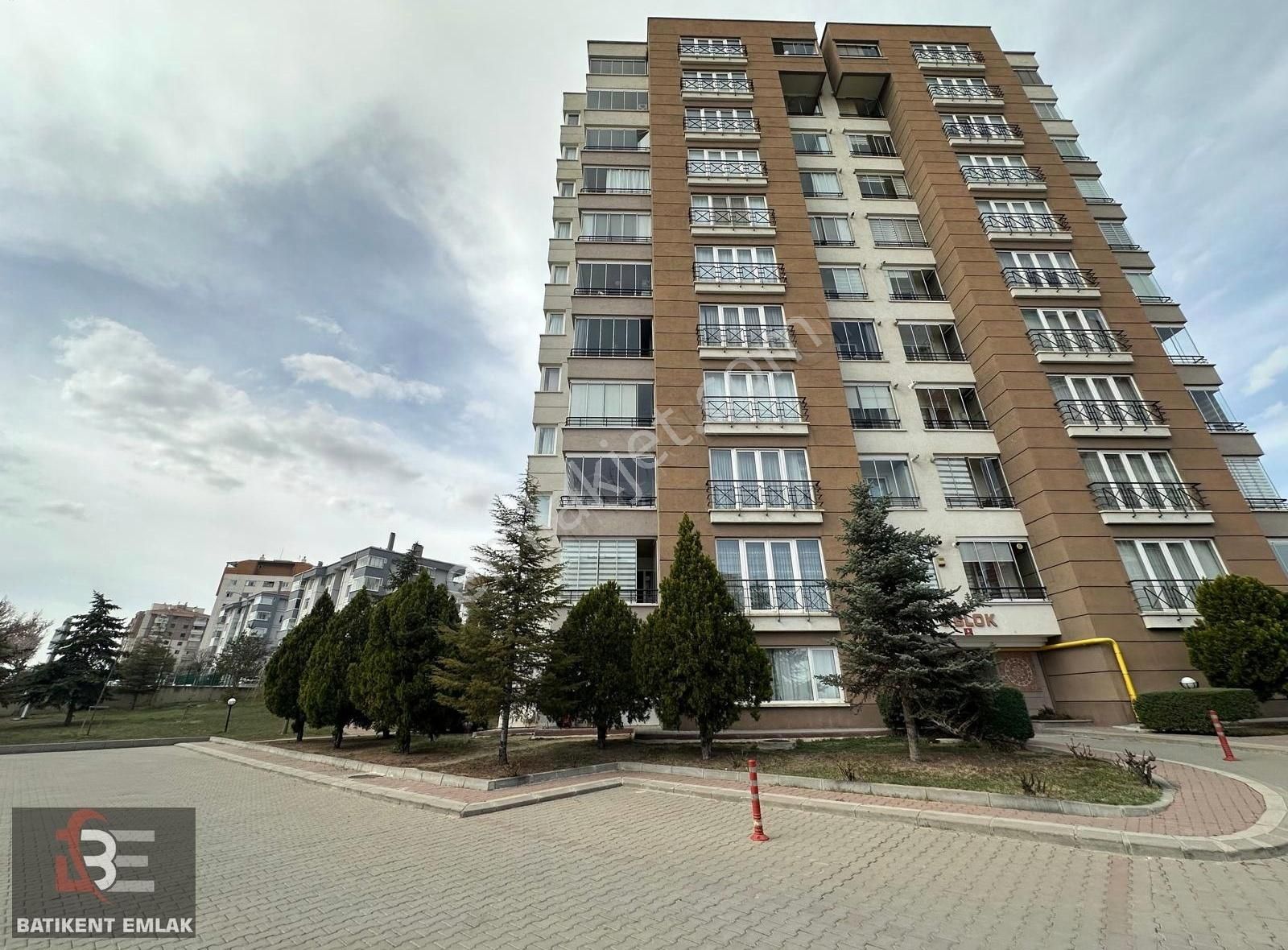 Batıkent Emlak'tan Kardelen'de Ara Kat 3+1 Ebeveyn Banyolu