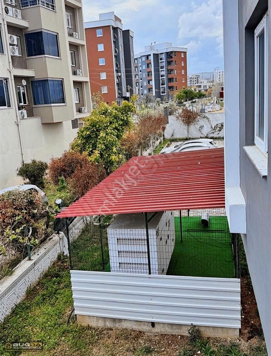 Emlak'tan Kiralık Merkezi Konumda Eşyasız Havuzlu 1+1