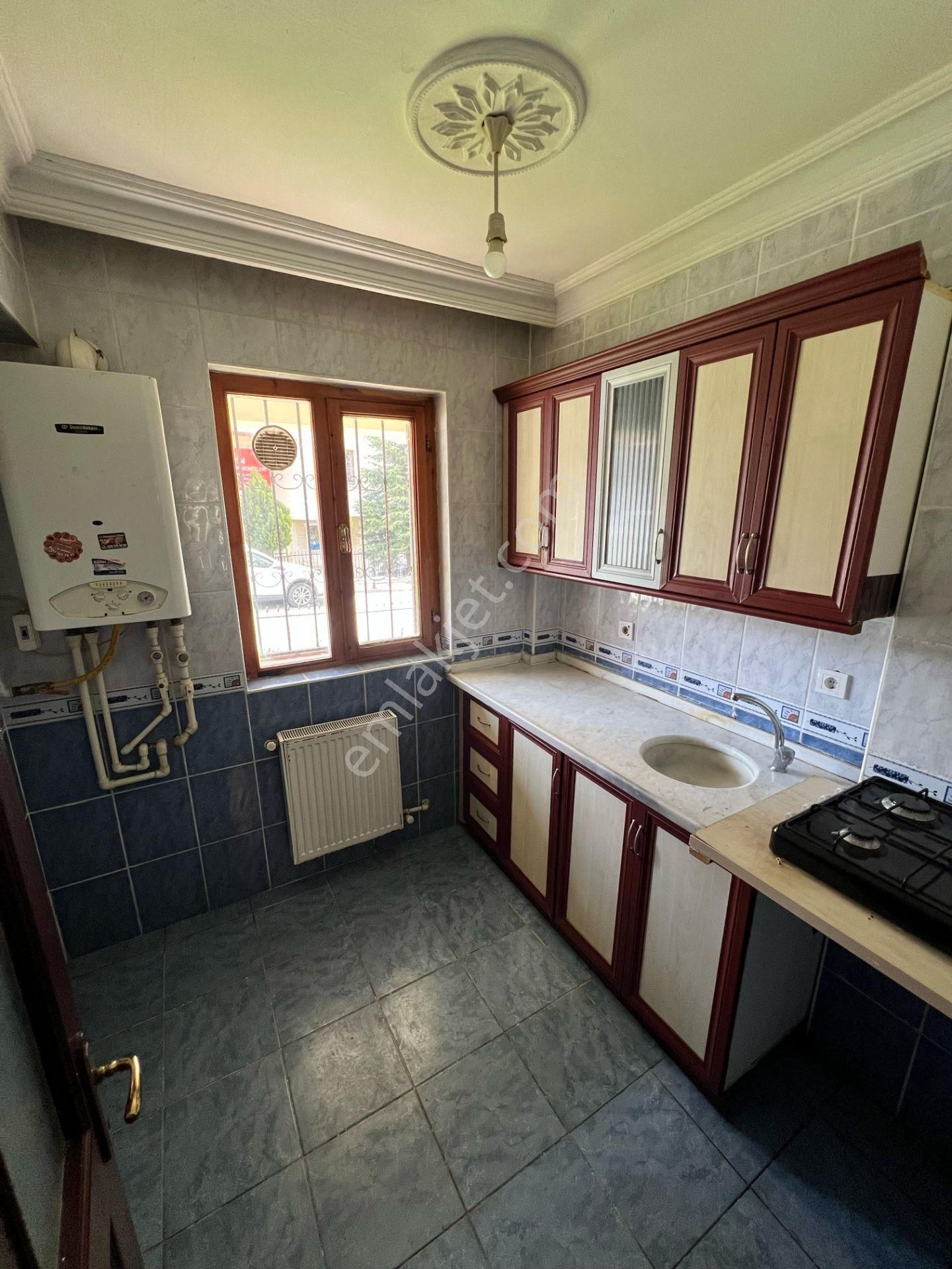 Keçiörende Yapılı Az Masraflı Oturuma Hazır Düz Giriş!