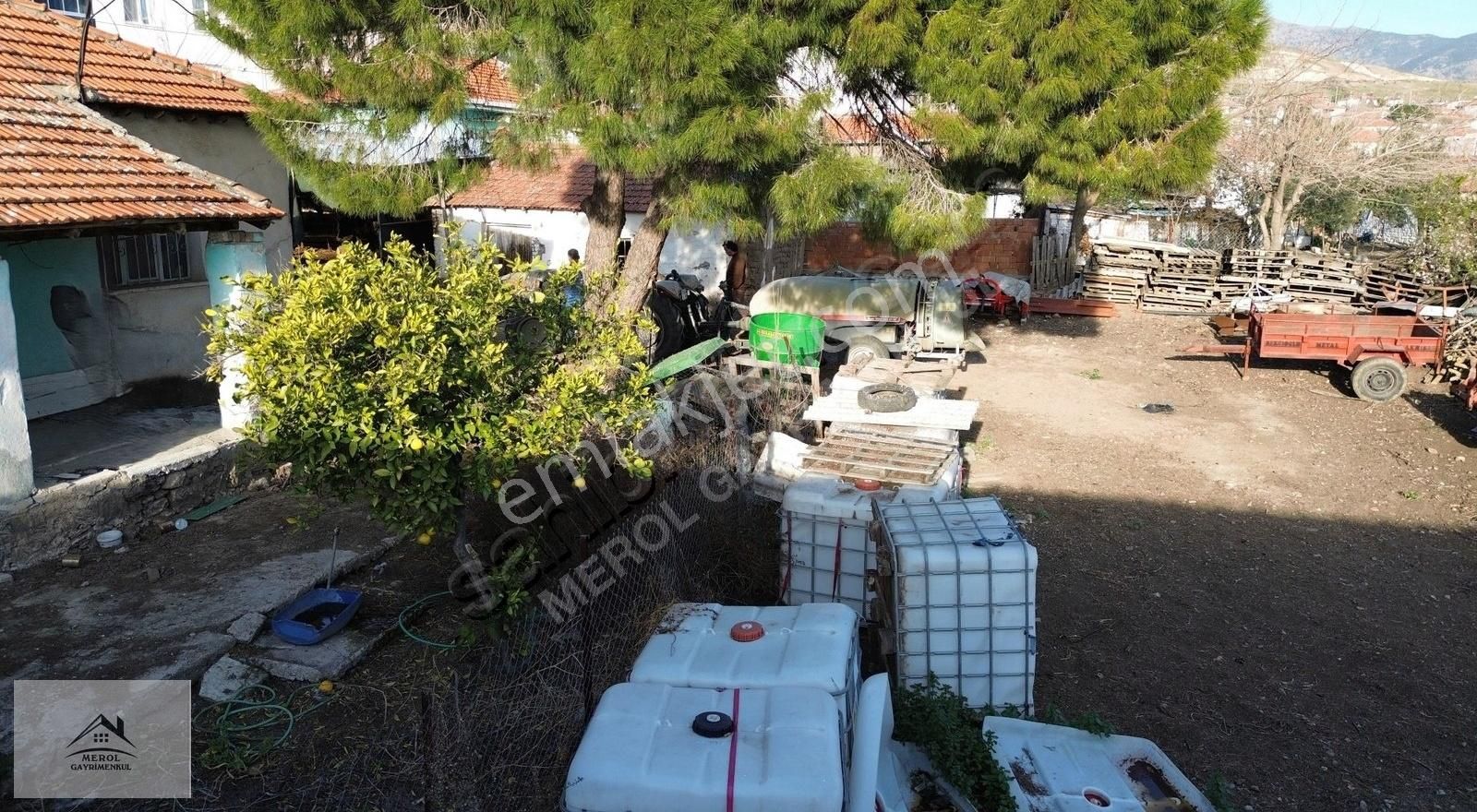 Aliağa Helvacı'da İçinde Tadilat Olabilecek Ev&arsa - Görsel 18