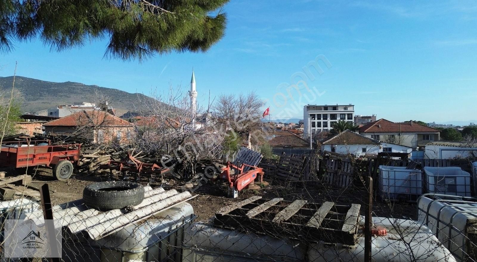 Aliağa Helvacı'da İçinde Tadilat Olabilecek Ev&arsa - Görsel 29