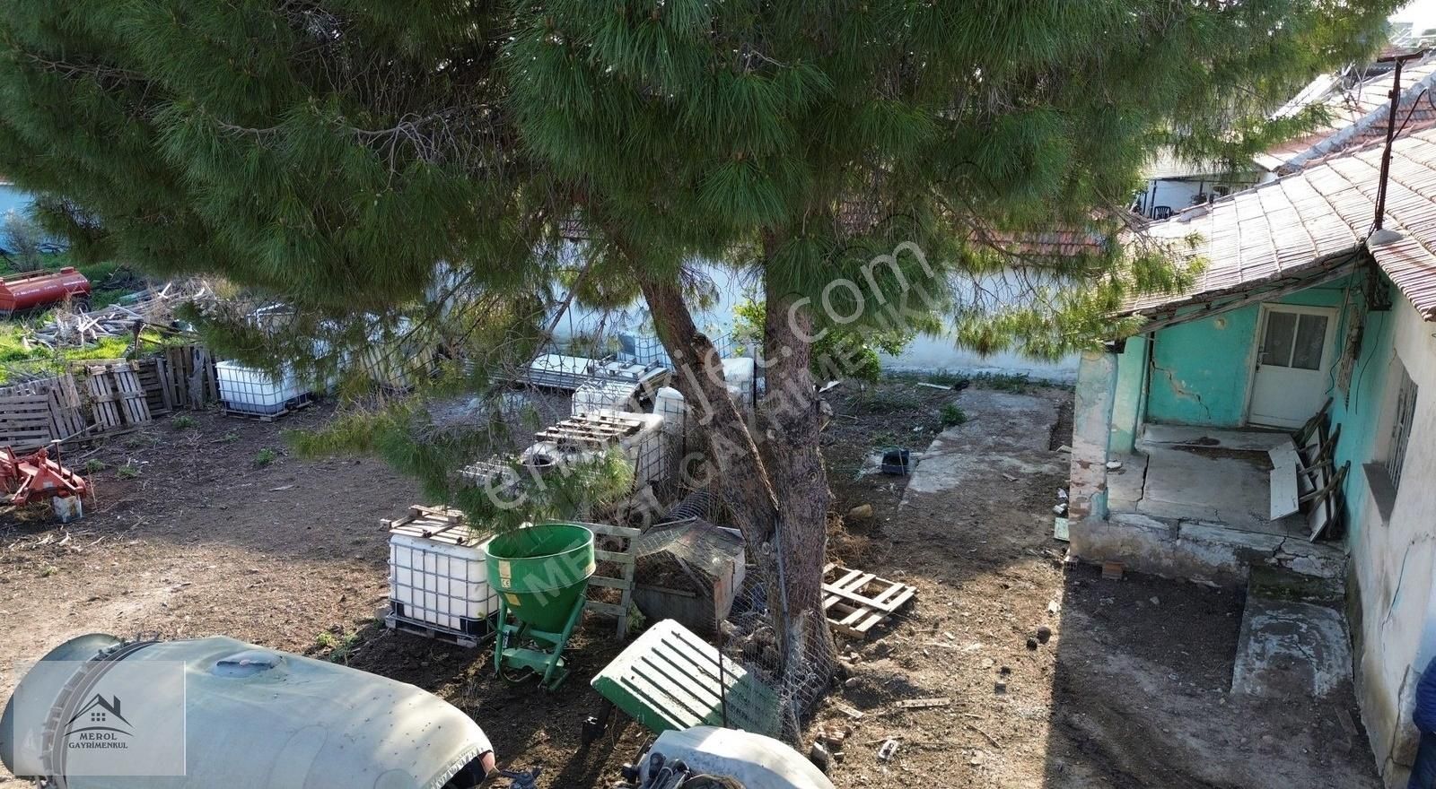 Aliağa Helvacı'da İçinde Tadilat Olabilecek Ev&arsa - Görsel 4