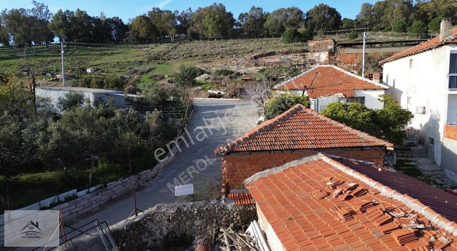 Aliağa Helvacı'da İçinde Tadilat Olabilecek Ev&arsa - Görsel 30