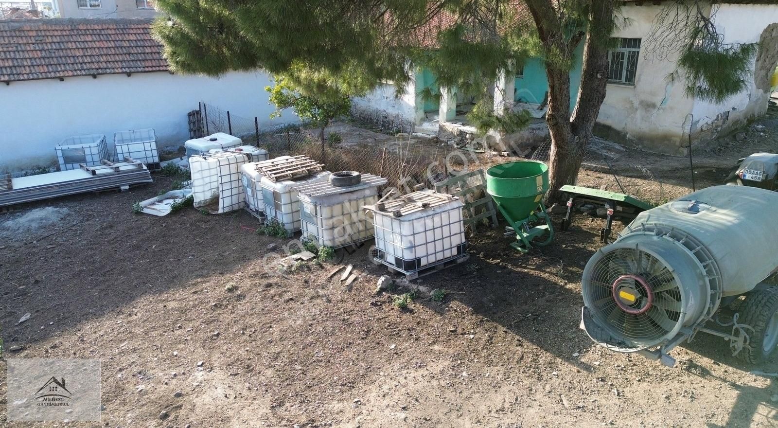 Aliağa Helvacı'da İçinde Tadilat Olabilecek Ev&arsa - Görsel 12