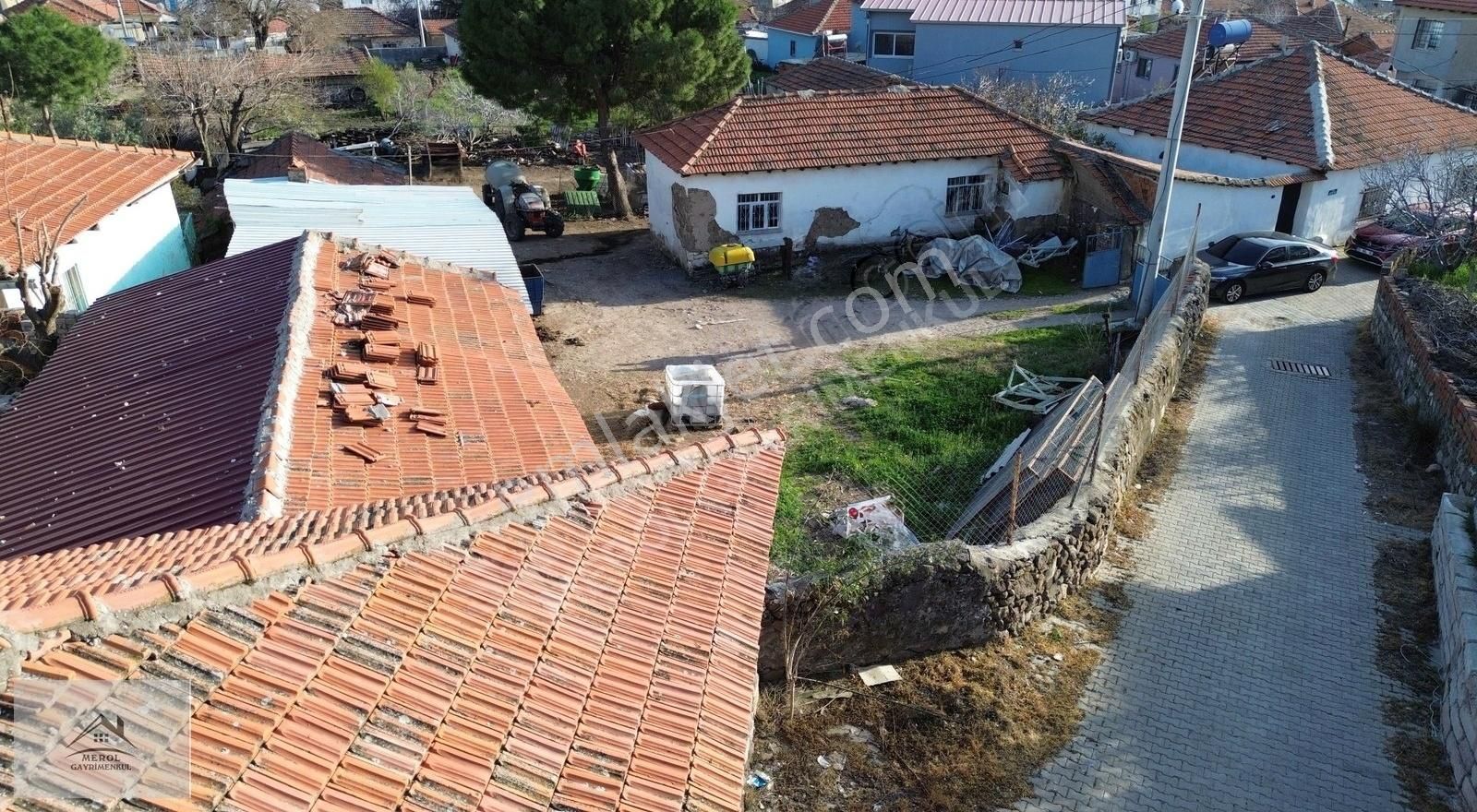 Aliağa Helvacı'da İçinde Tadilat Olabilecek Ev&arsa - Görsel 16