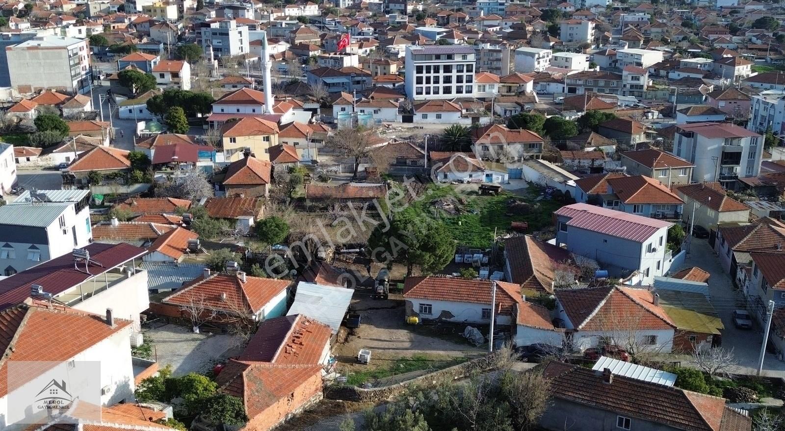 Aliağa Helvacı'da İçinde Tadilat Olabilecek Ev&arsa - Görsel 9