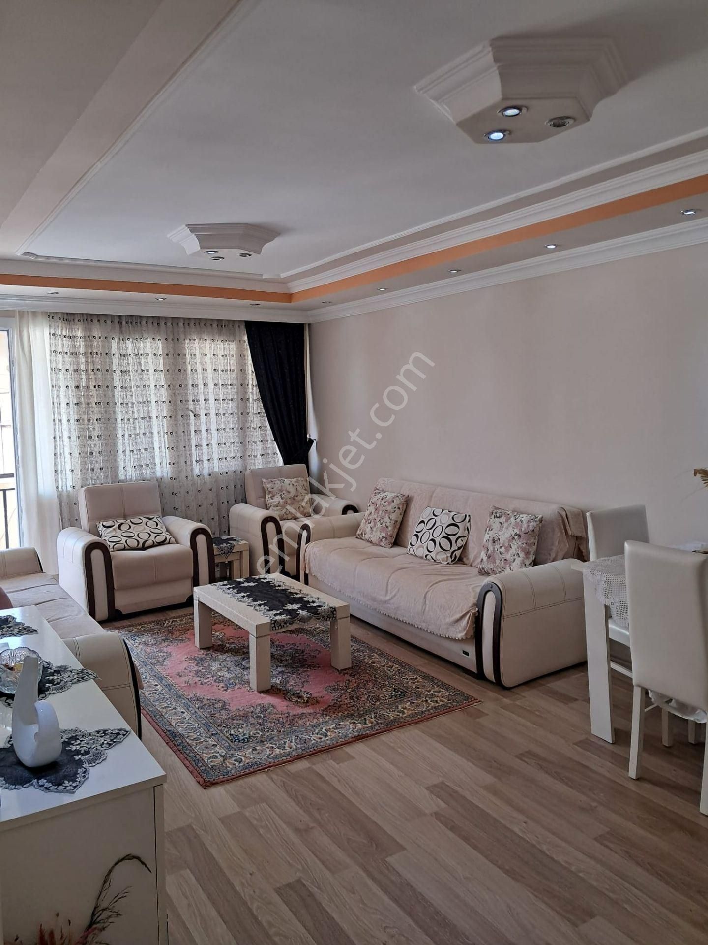 Kuşadası Güzelçamlı Merkezde 3+1 Eşyalı Satılık Daire