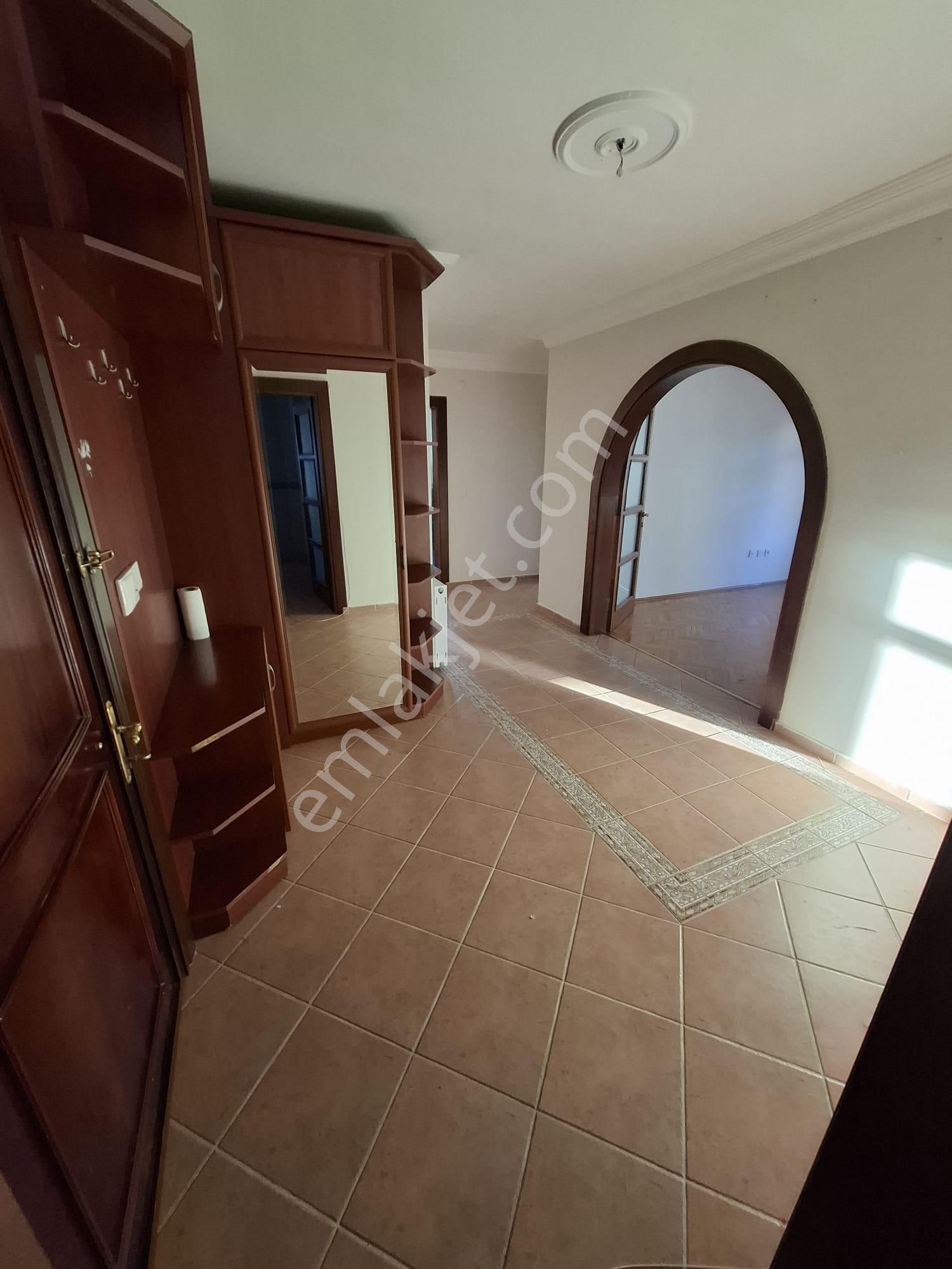 Kavacık Kaptalarda 2+1 125m2 Kiralık Arakat Daire