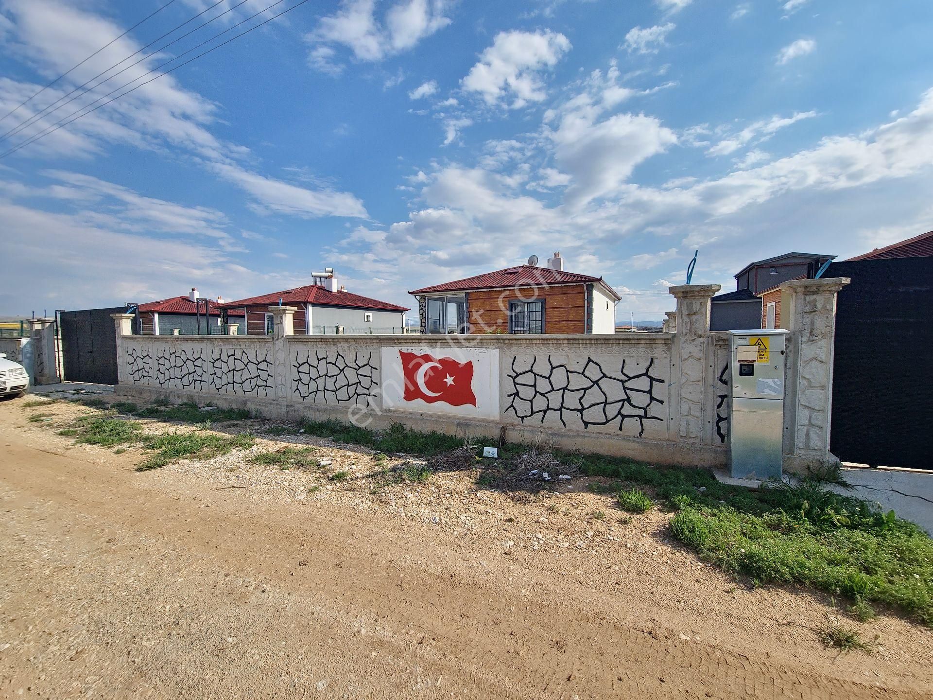 Niğde Kemerhisar Daotoban Girişine Yakın Satılık Müstakil Evq