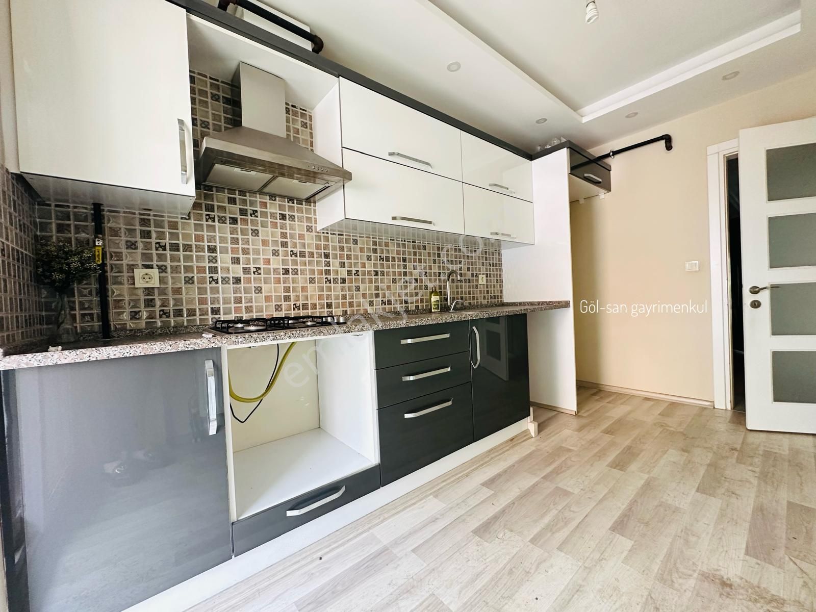 🏡 Göl-san Gayrimenkul’den 🏡 Cumhuriyet Mah. Sıfır Ayarında 3+1 130 M2 Satılık Daire