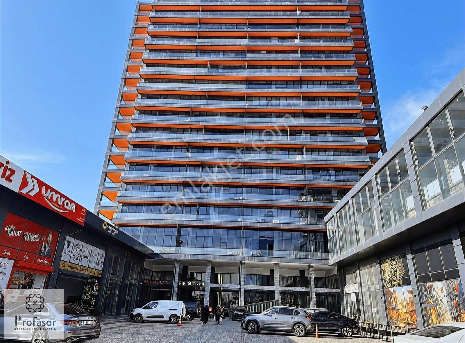 Profasor *dan Biçen Plaza *da Kiralık 280 M2 Mağaza